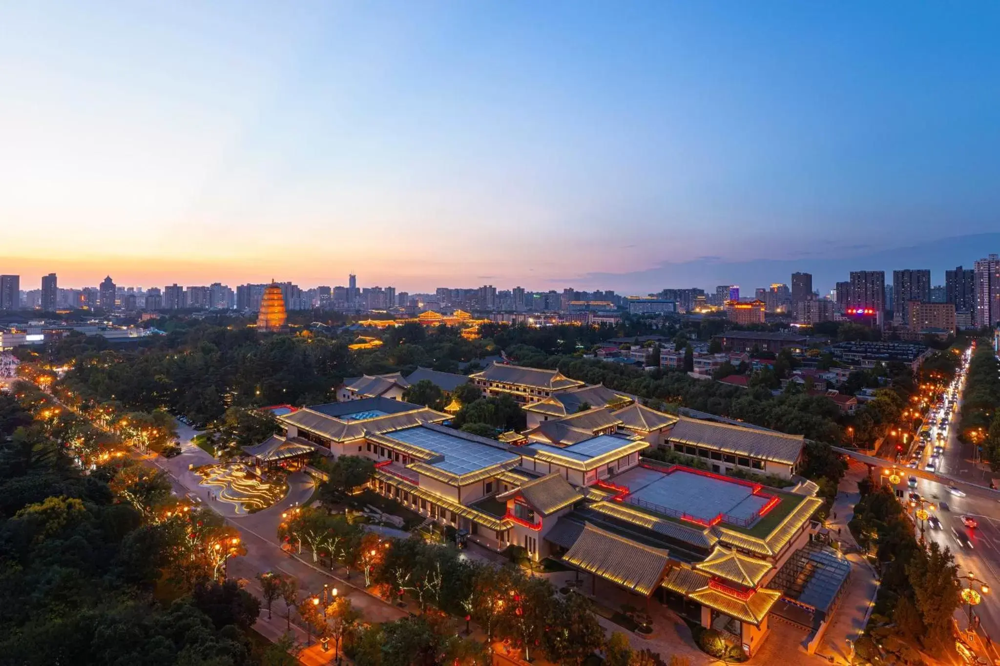 Property building, Bird's-eye View in HUALUXE Xi'an Tanghua, an IHG Hotel