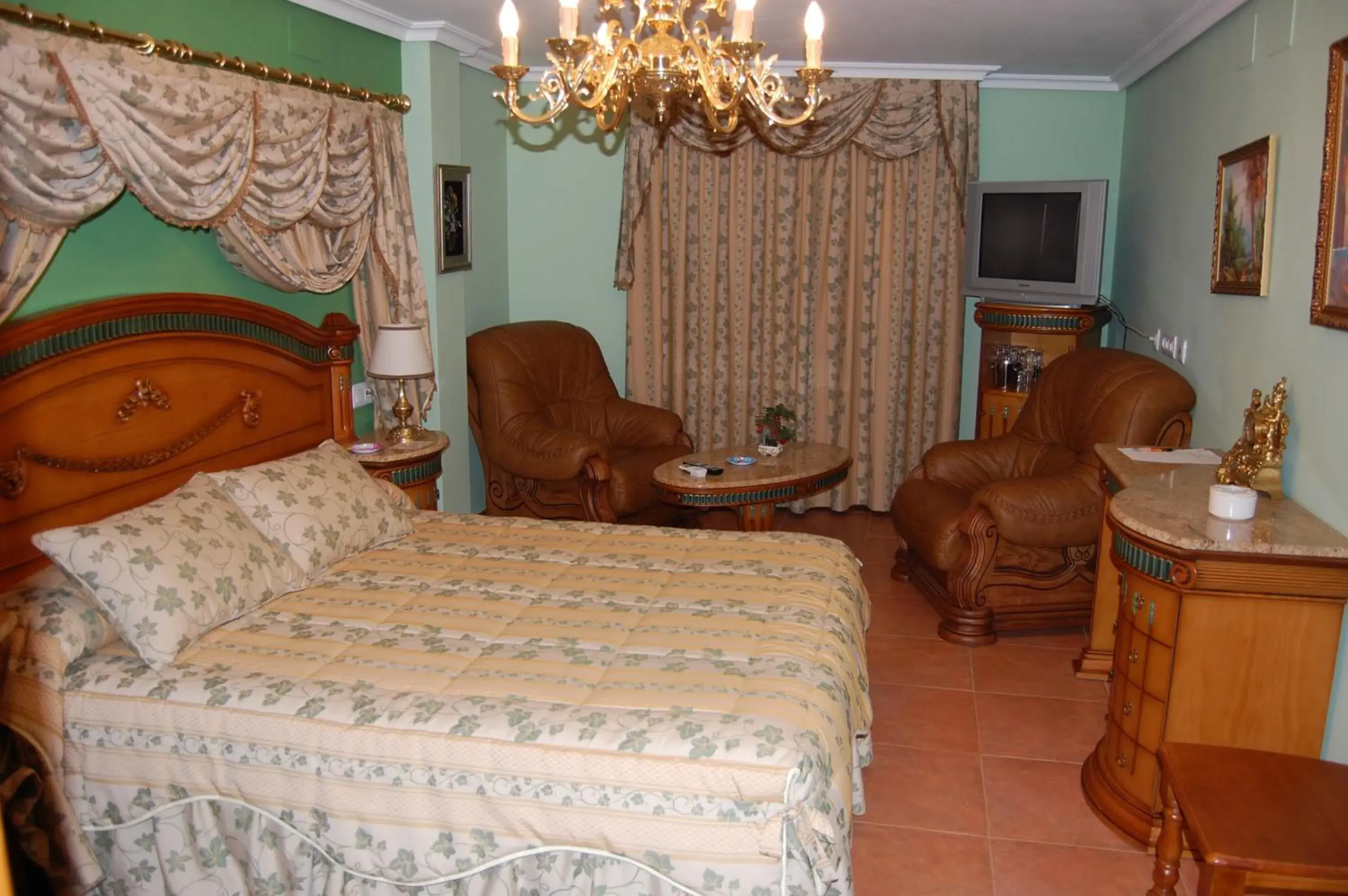 Photo of the whole room in Hotel Flor de la Mancha