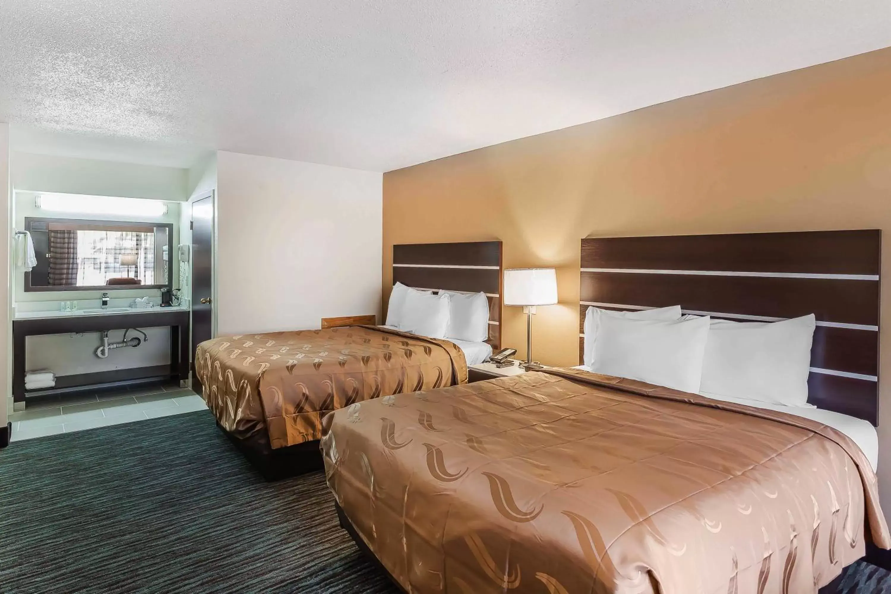 Bedroom, Bed in Quality Inn South Boston - Danville East