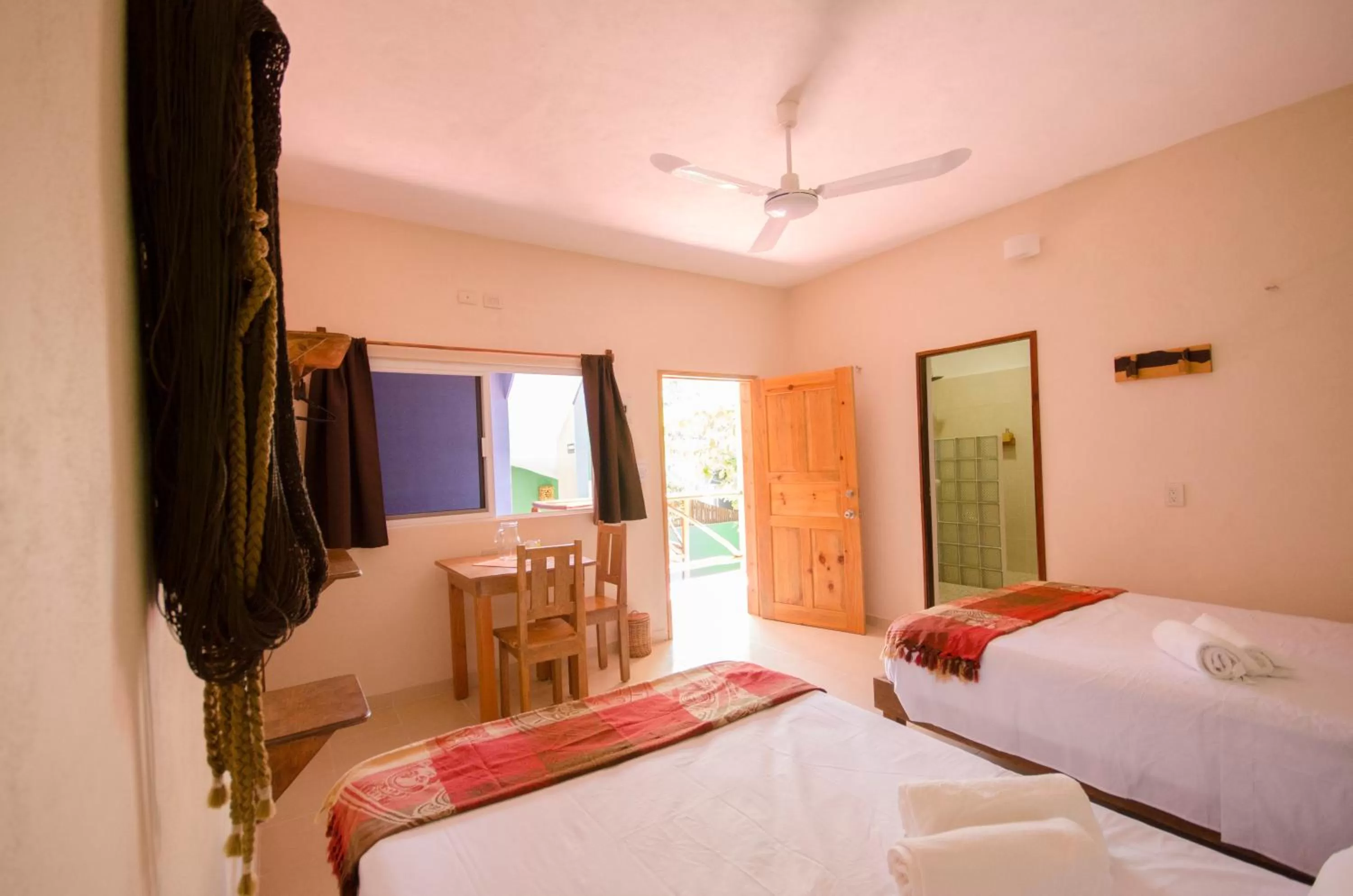 Photo of the whole room in Casa Almendro