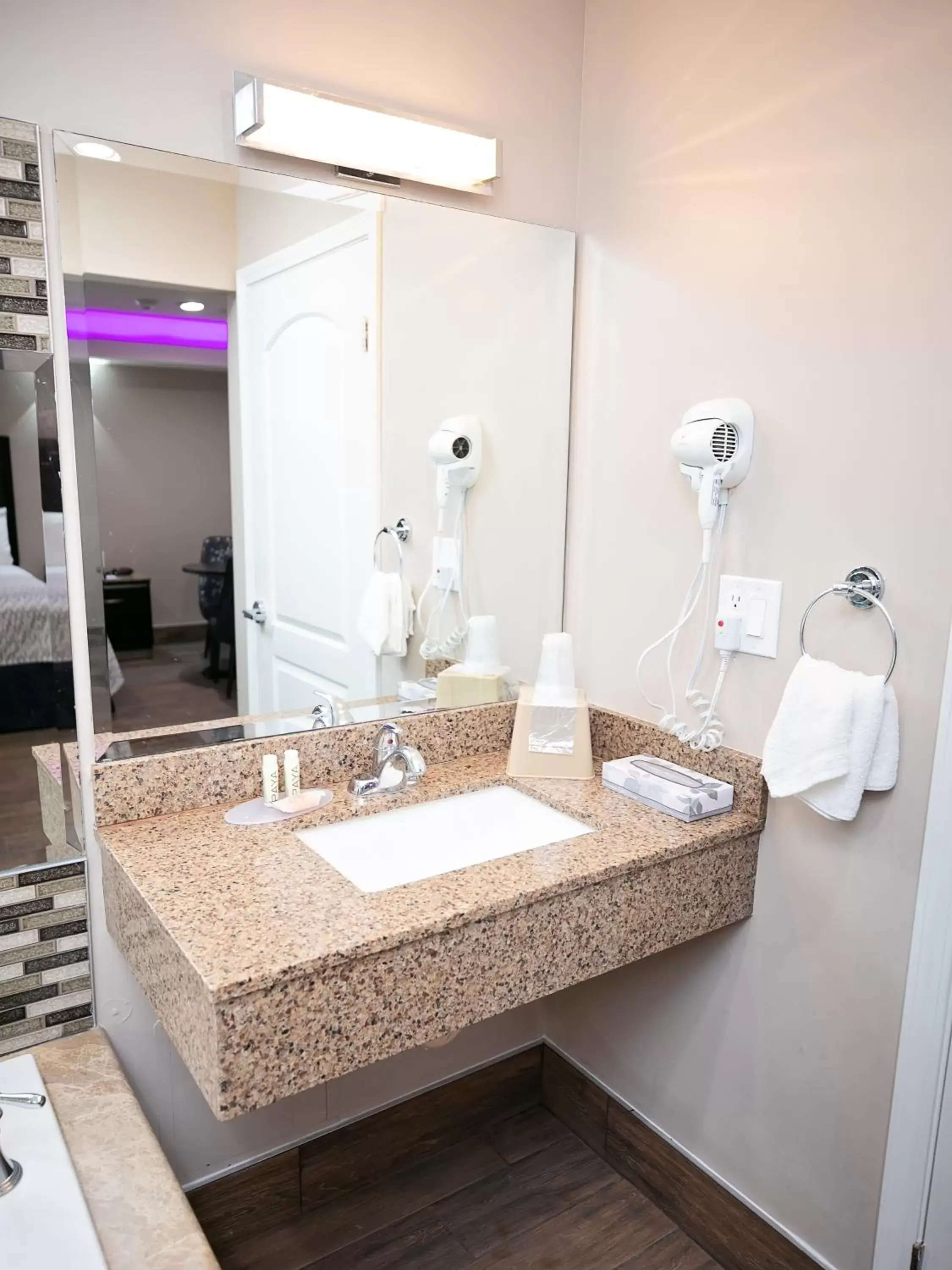 Bathroom in Diamond Bell Inn & Suites