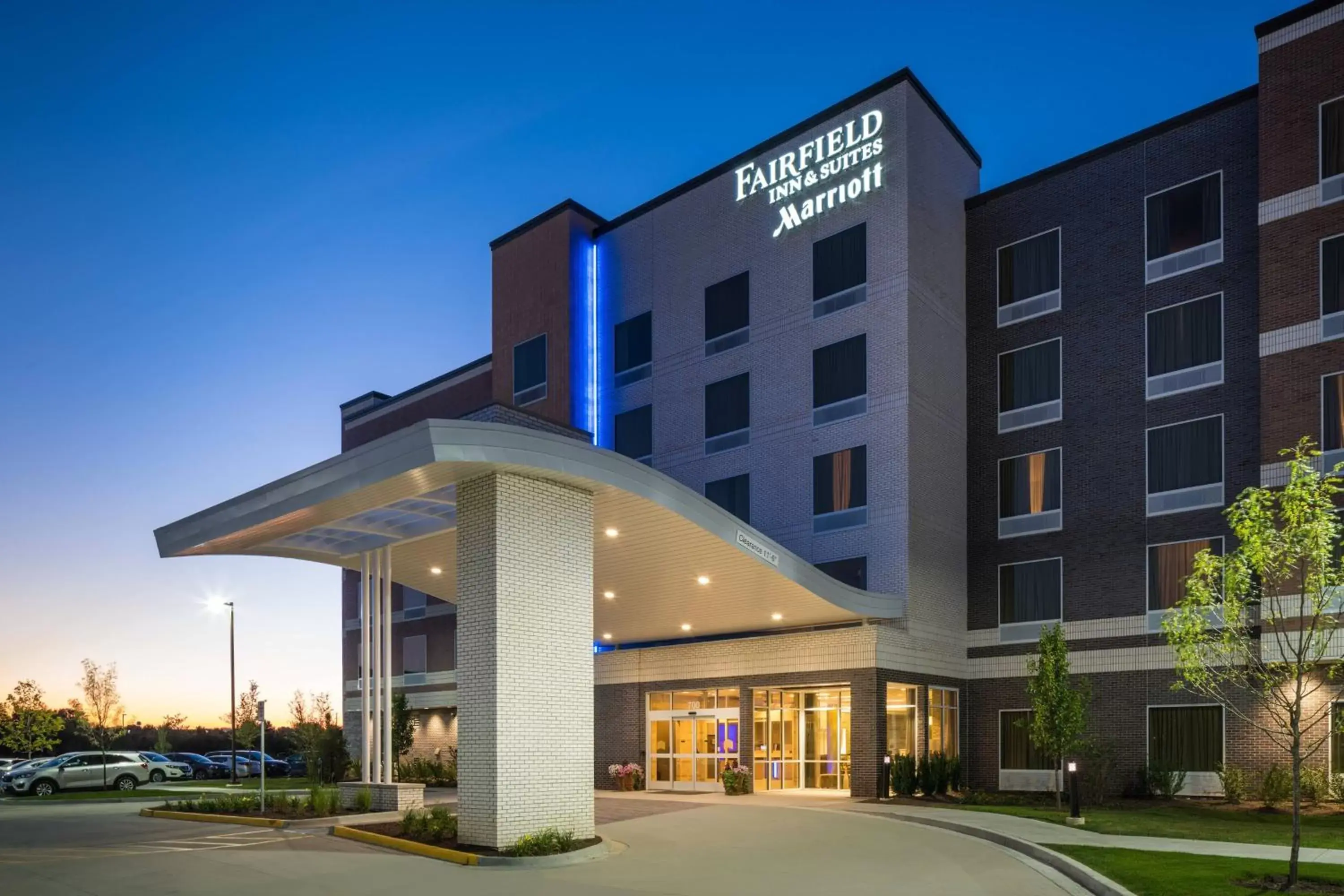 Property Building in Fairfield Inn & Suites by Marriott Chicago Schaumburg