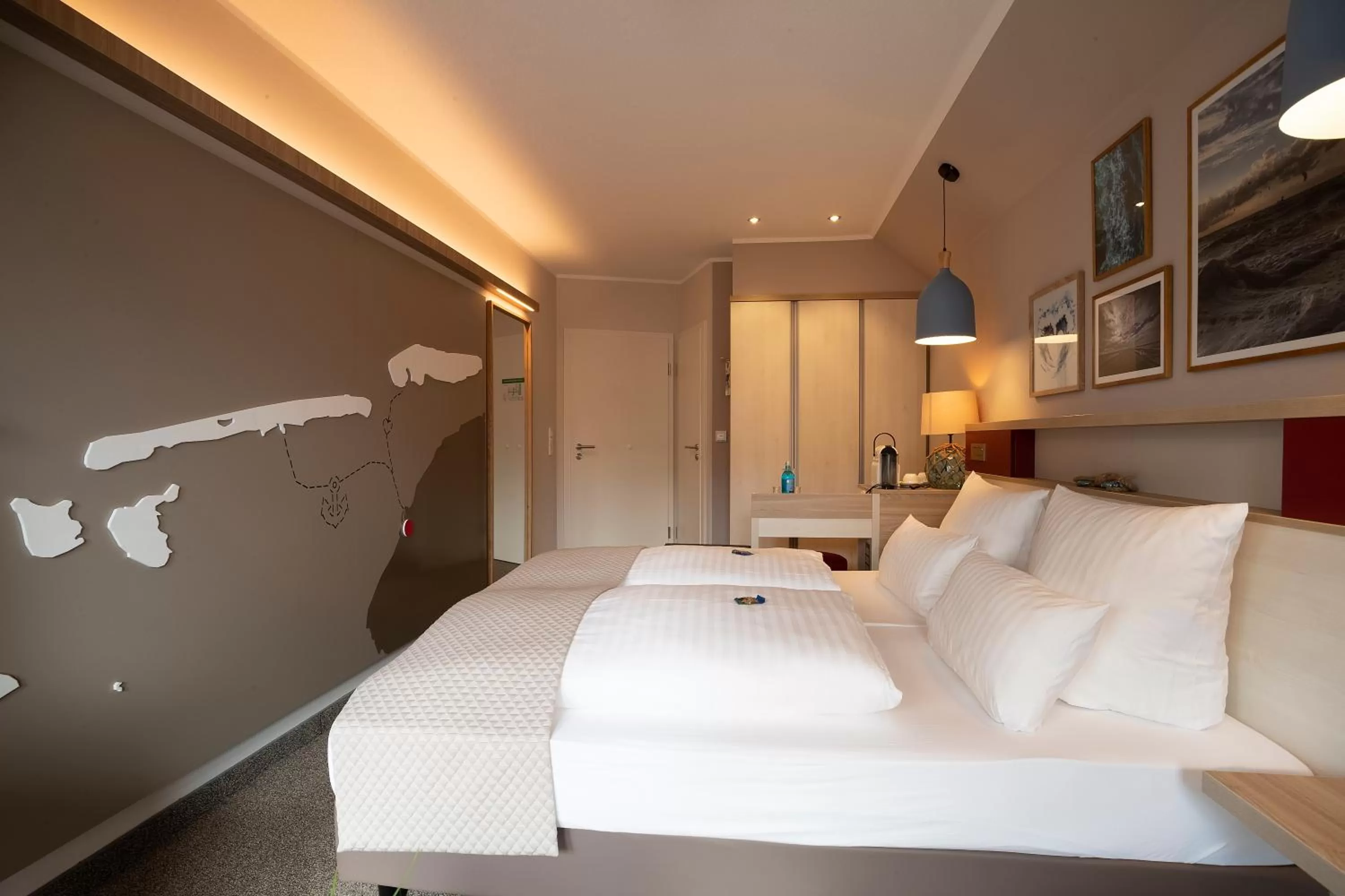 Photo of the whole room, Bed in Hotel Regina Maris