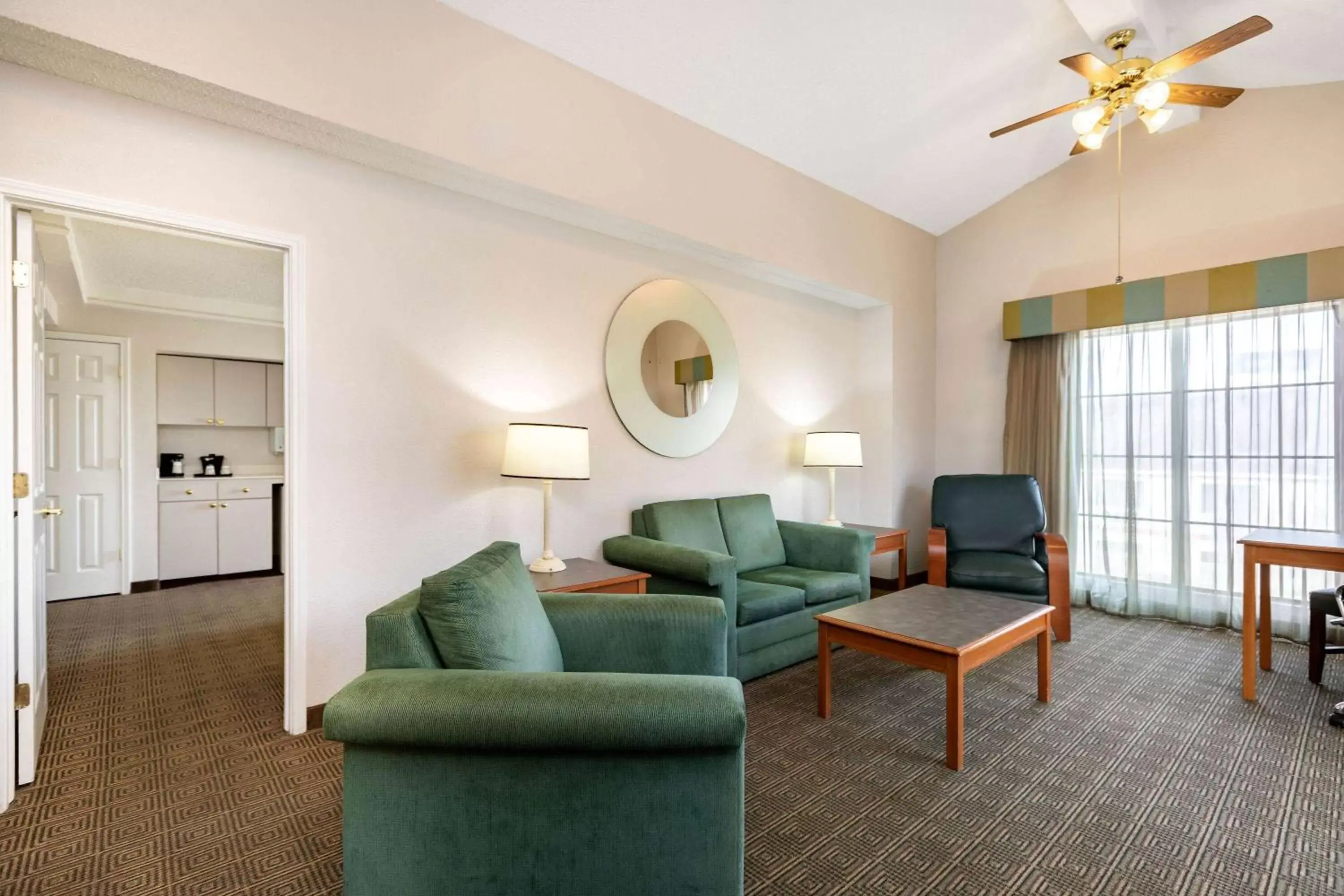 Photo of the whole room, Seating Area in La Quinta Inn by Wyndham El Paso West