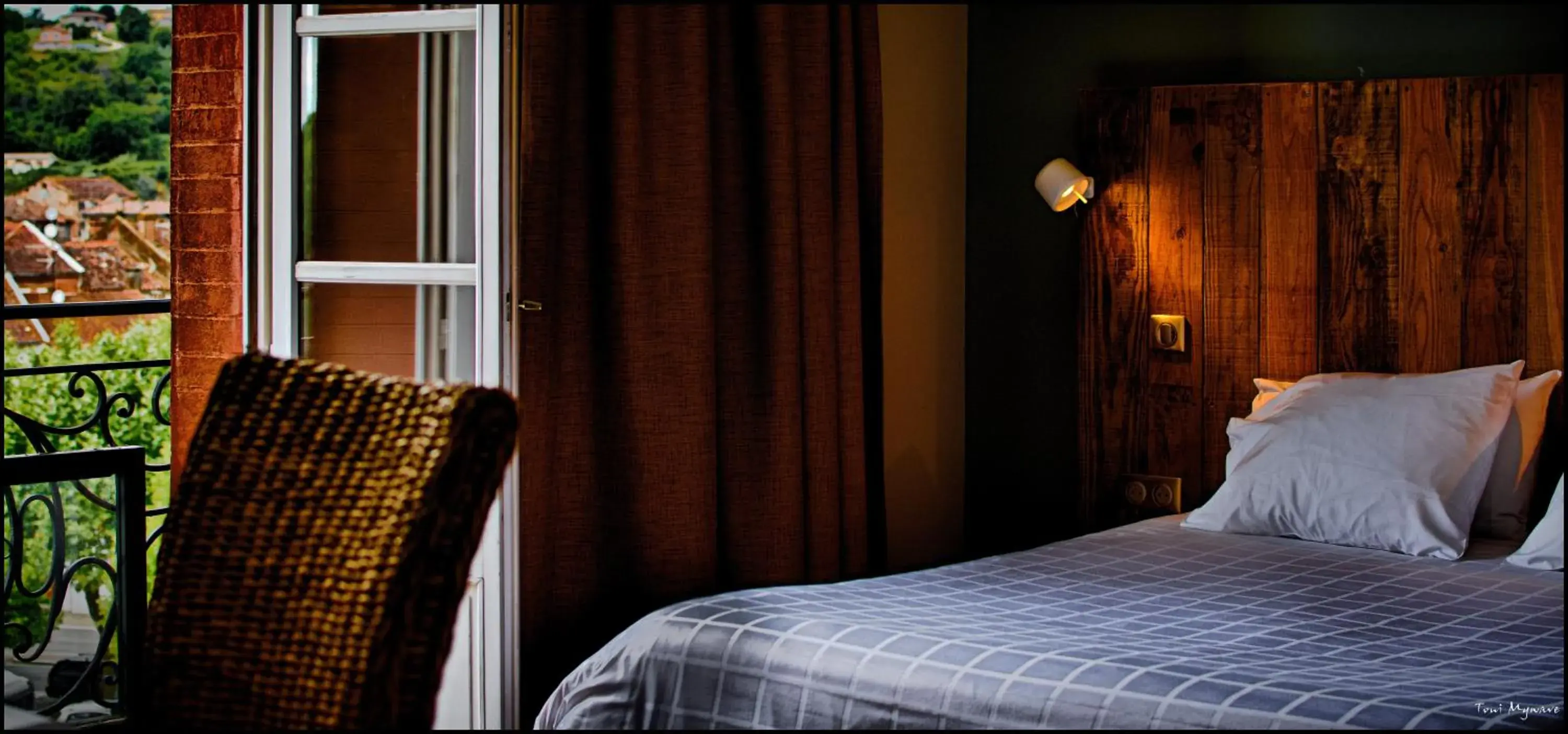 Bedroom in Hotel Le Moulin de Moissac