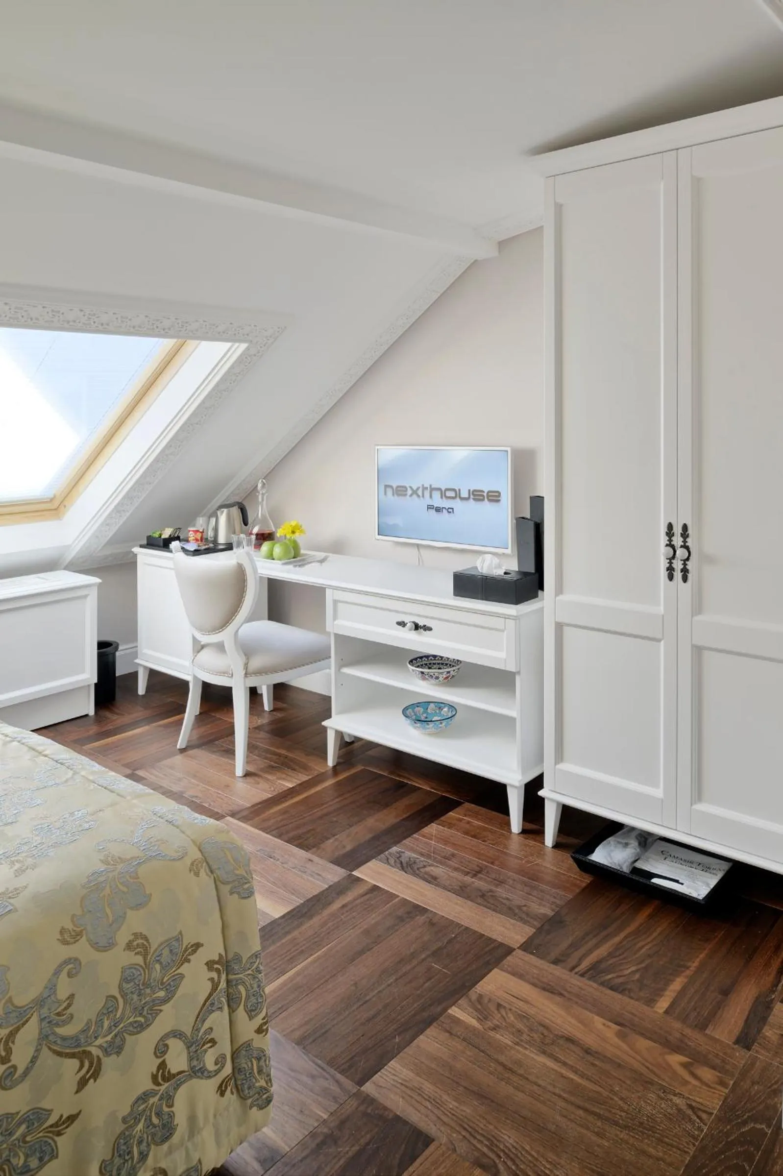 TV and multimedia in Nexthouse Pera Hotel