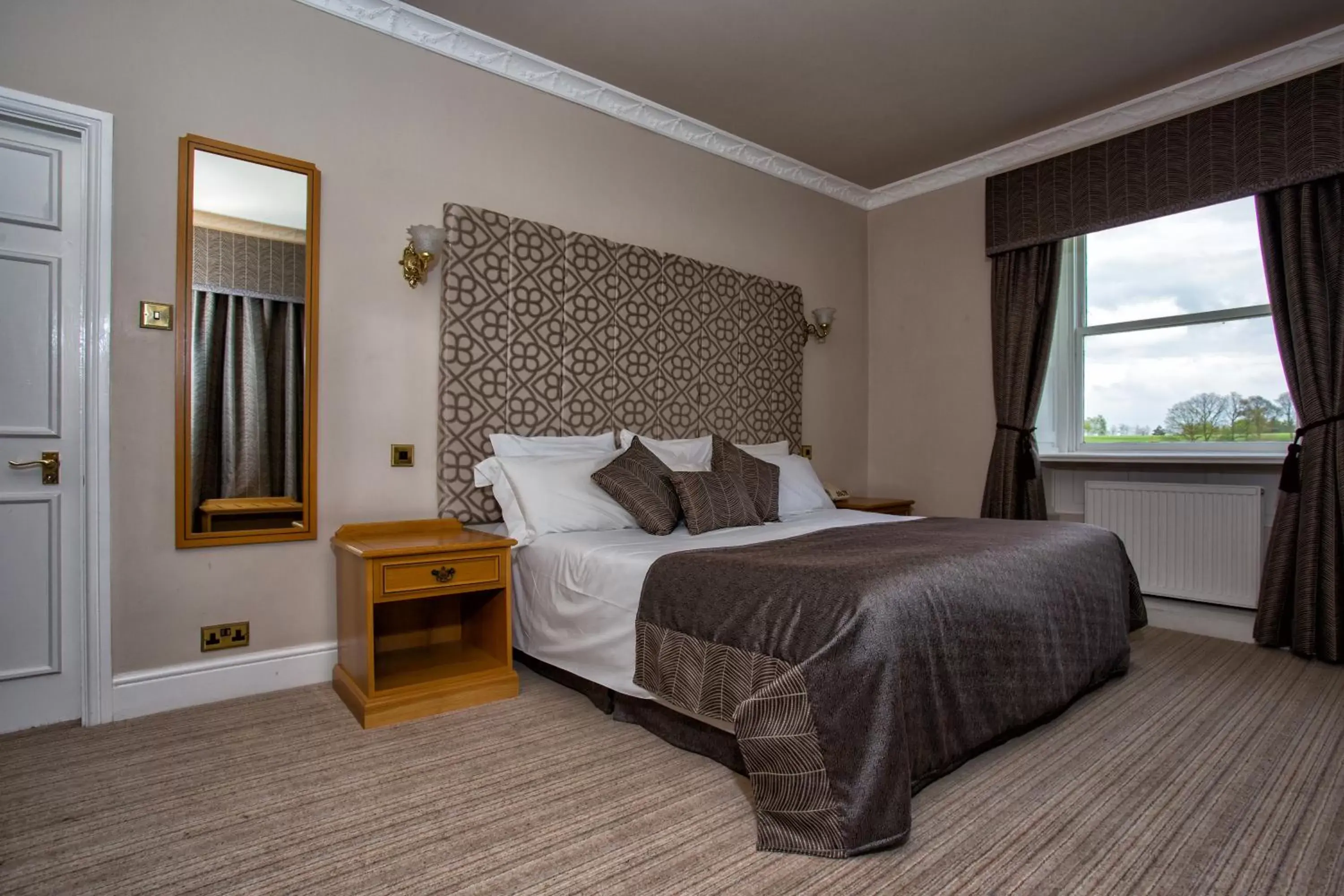 Bed in Waterton Park Hotel