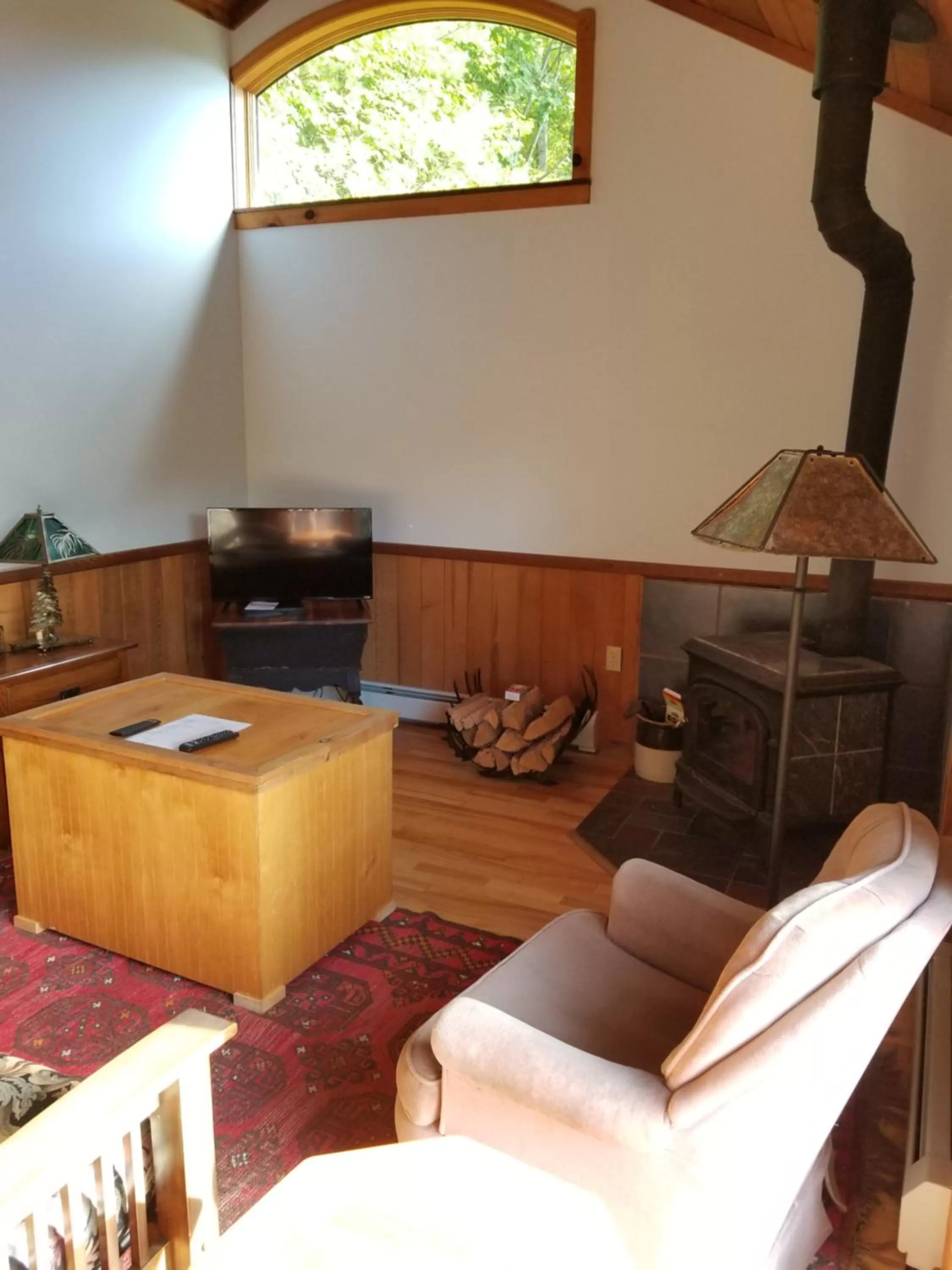 Living room, Seating Area in Trails End Inn