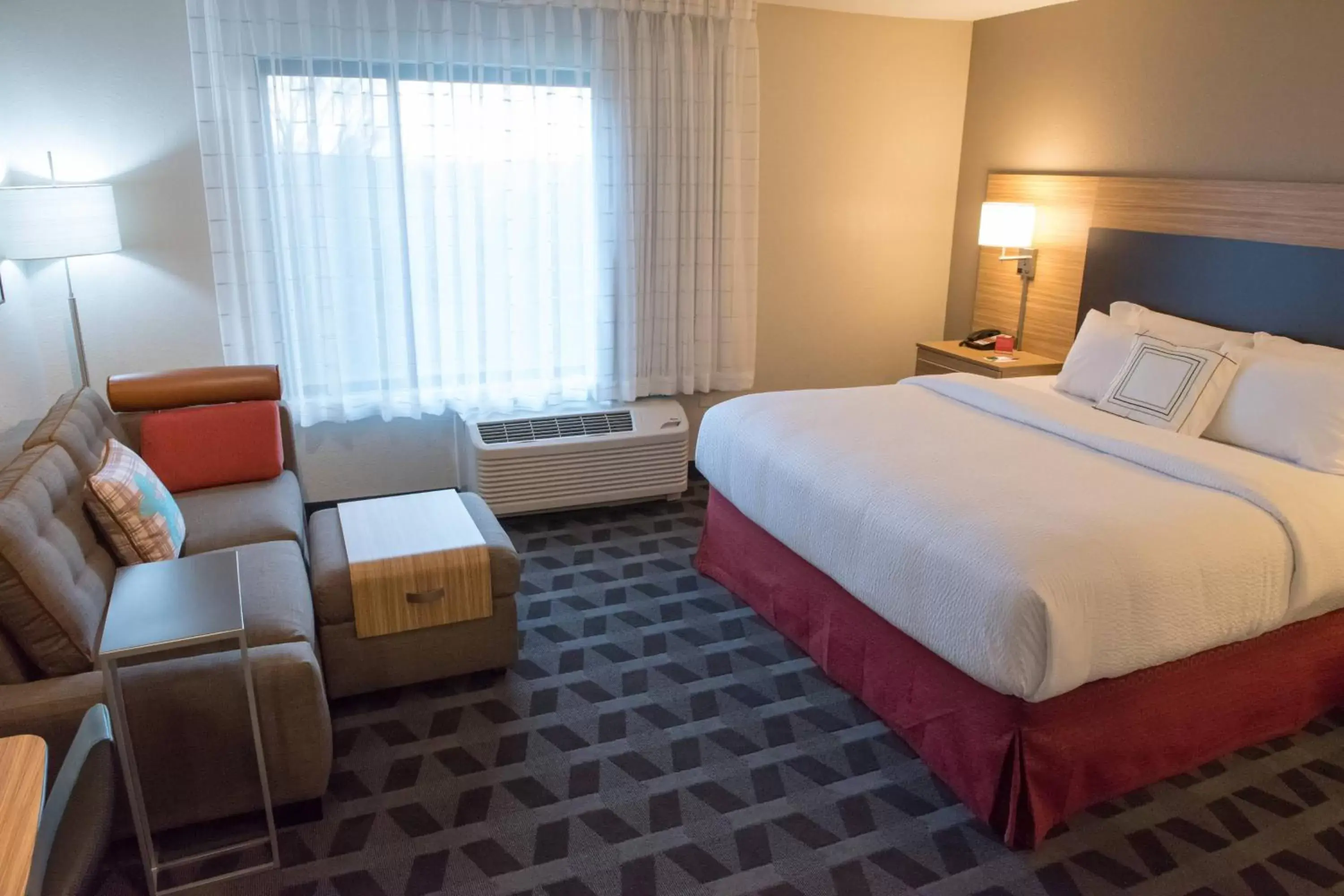 Photo of the whole room, Bed in TownePlace Suites by Marriott Battle Creek