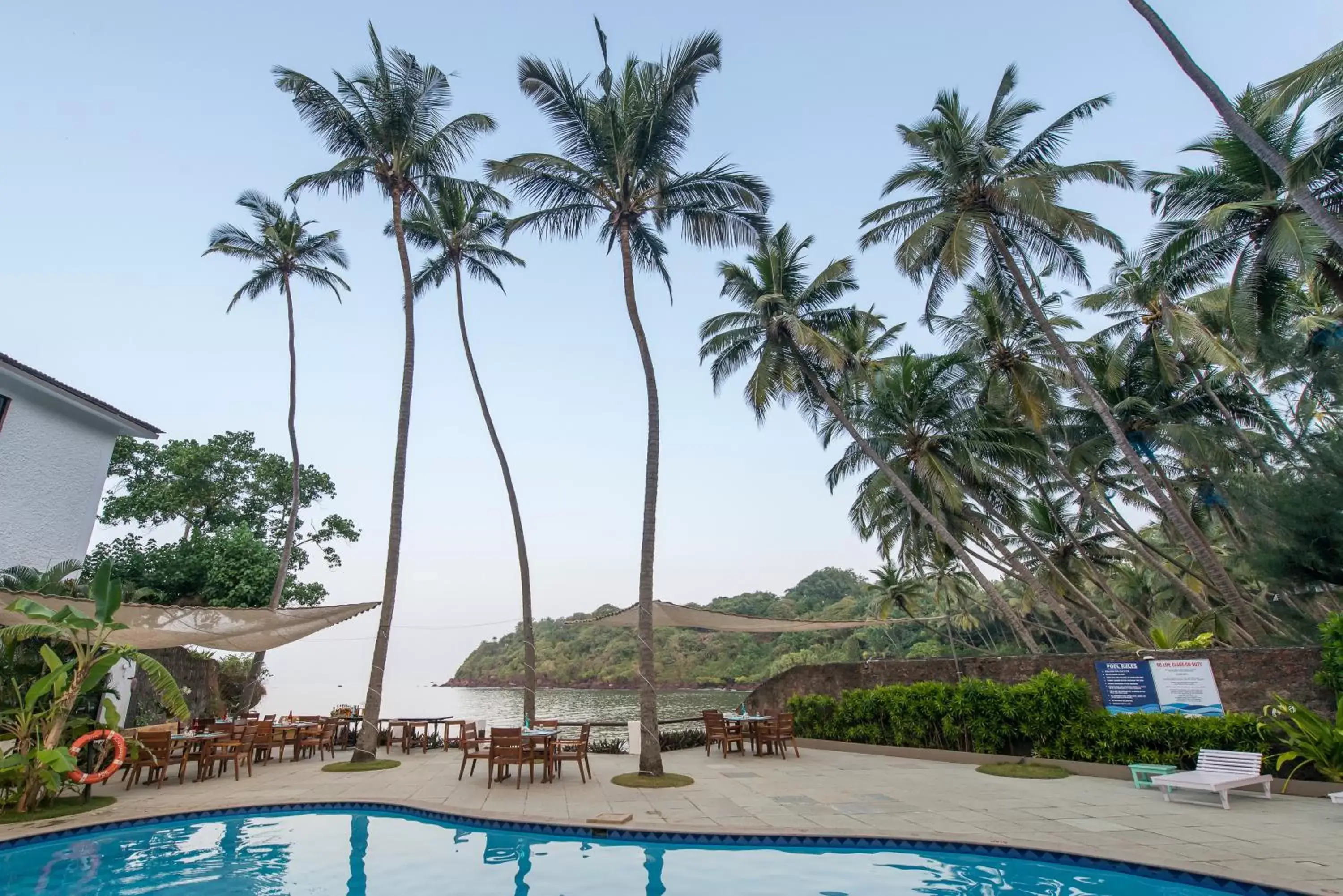 Swimming Pool in O Pescador an Indy Resort