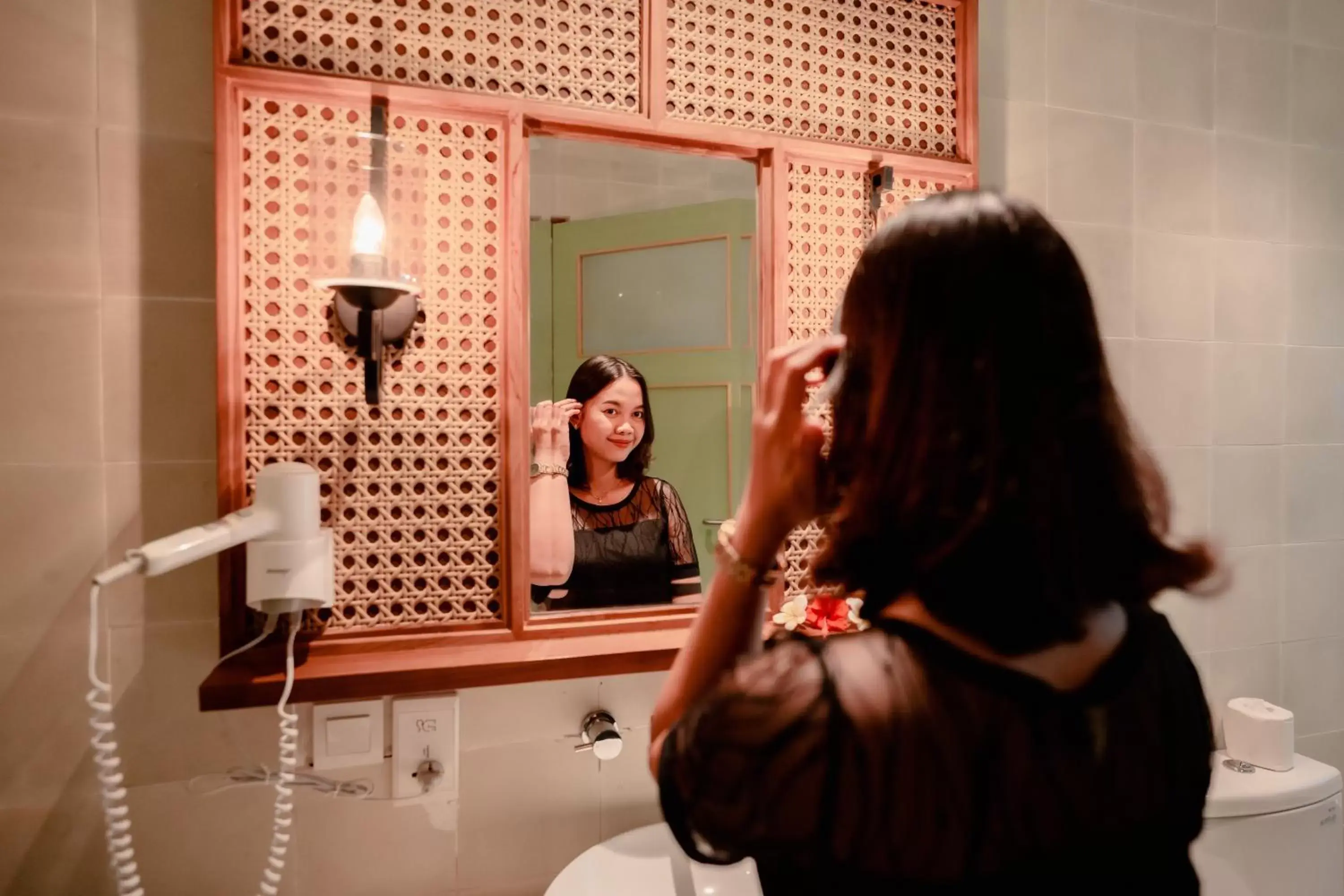 Bathroom in Fourteen Roses Boutique Hotel, Kuta