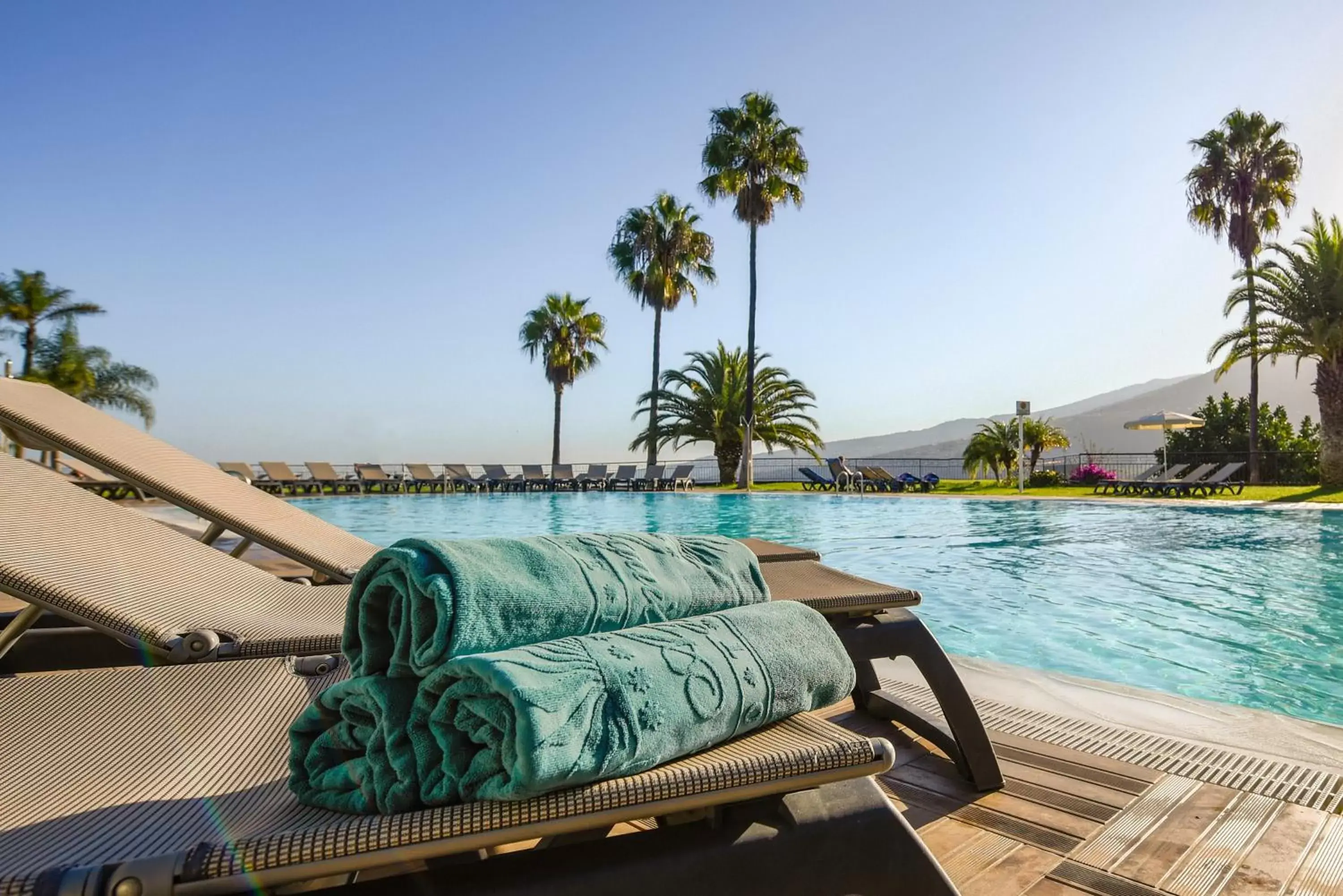 Swimming pool in Hotel Las Águilas Tenerife, Affiliated by Meliá Swimming pool in Hotel Las Águilas Tenerife, Affiliated by Meliá