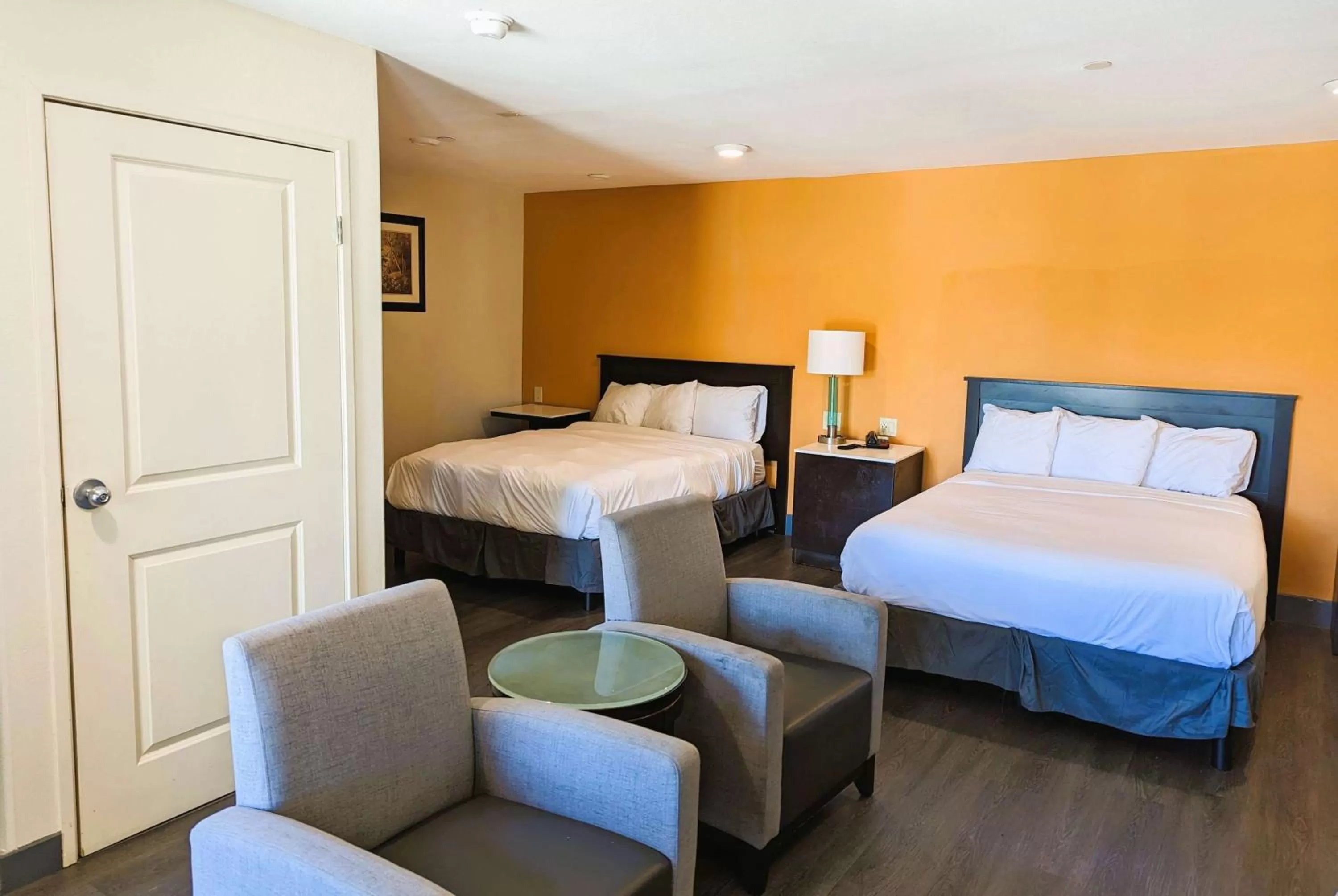 Photo of the whole room, Bed in Ramada by Wyndham Culver City
