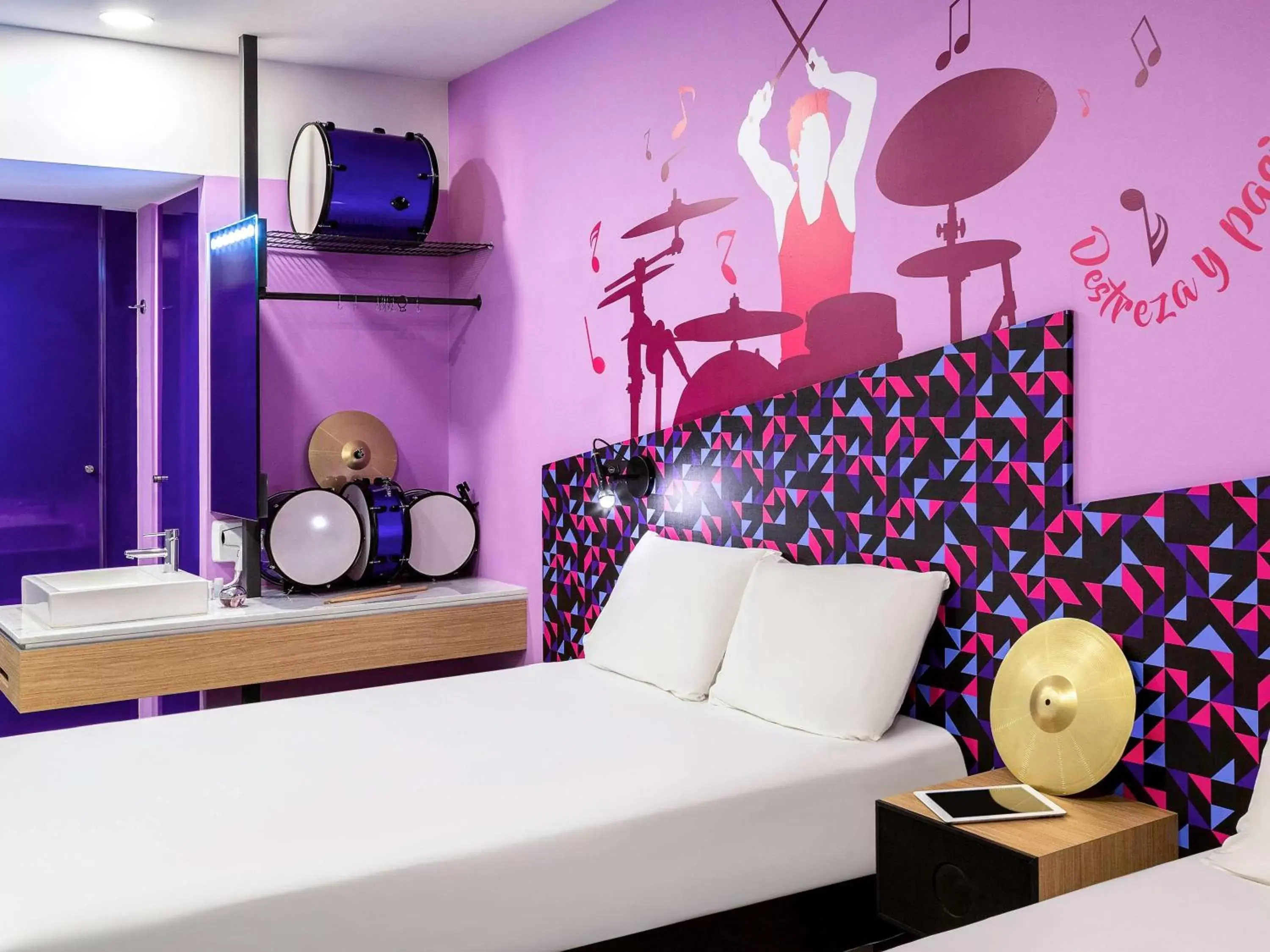 Bedroom in Ibis Styles Merida Galerias
