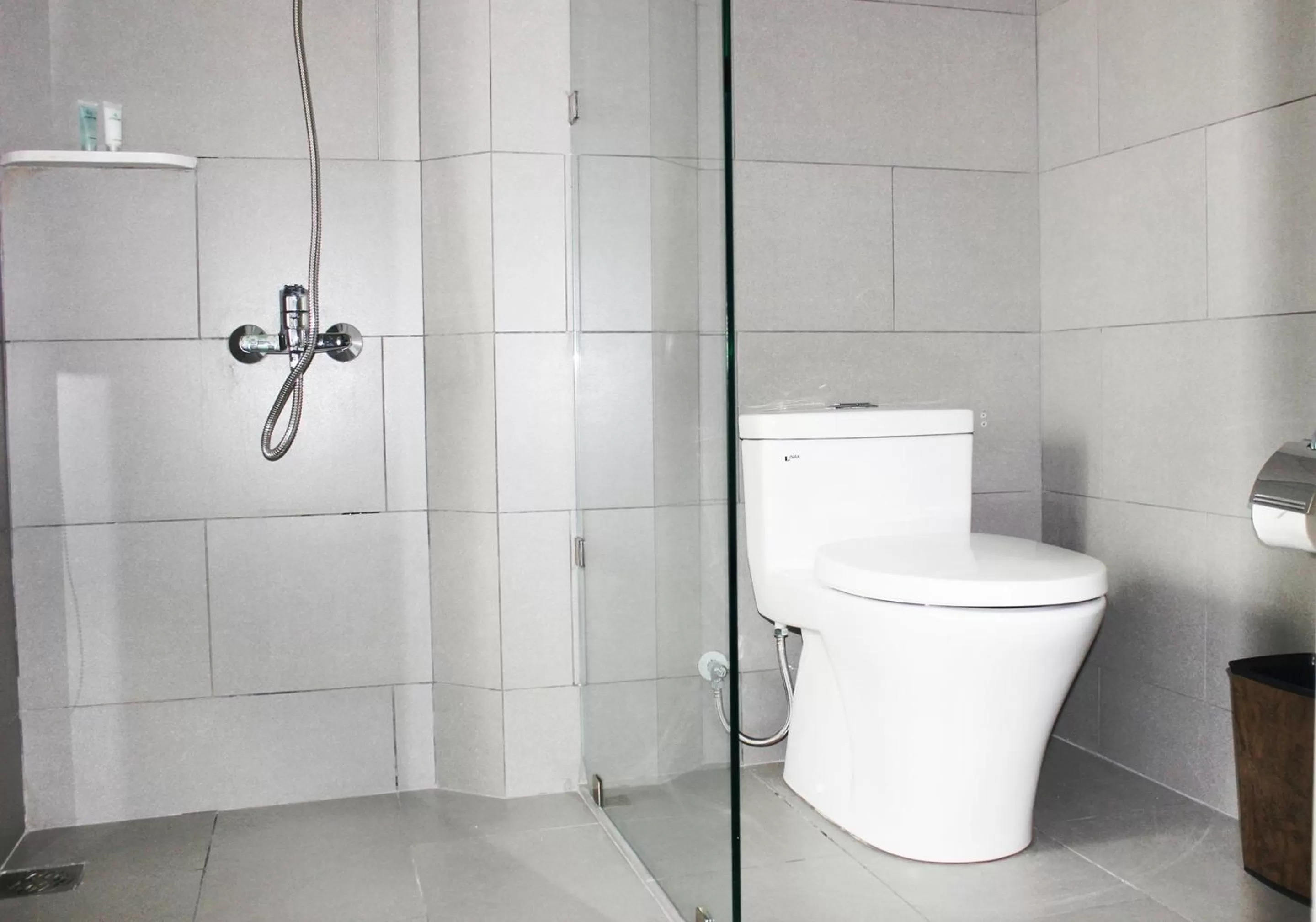 Toilet in Liberty Hotel Saigon Greenview