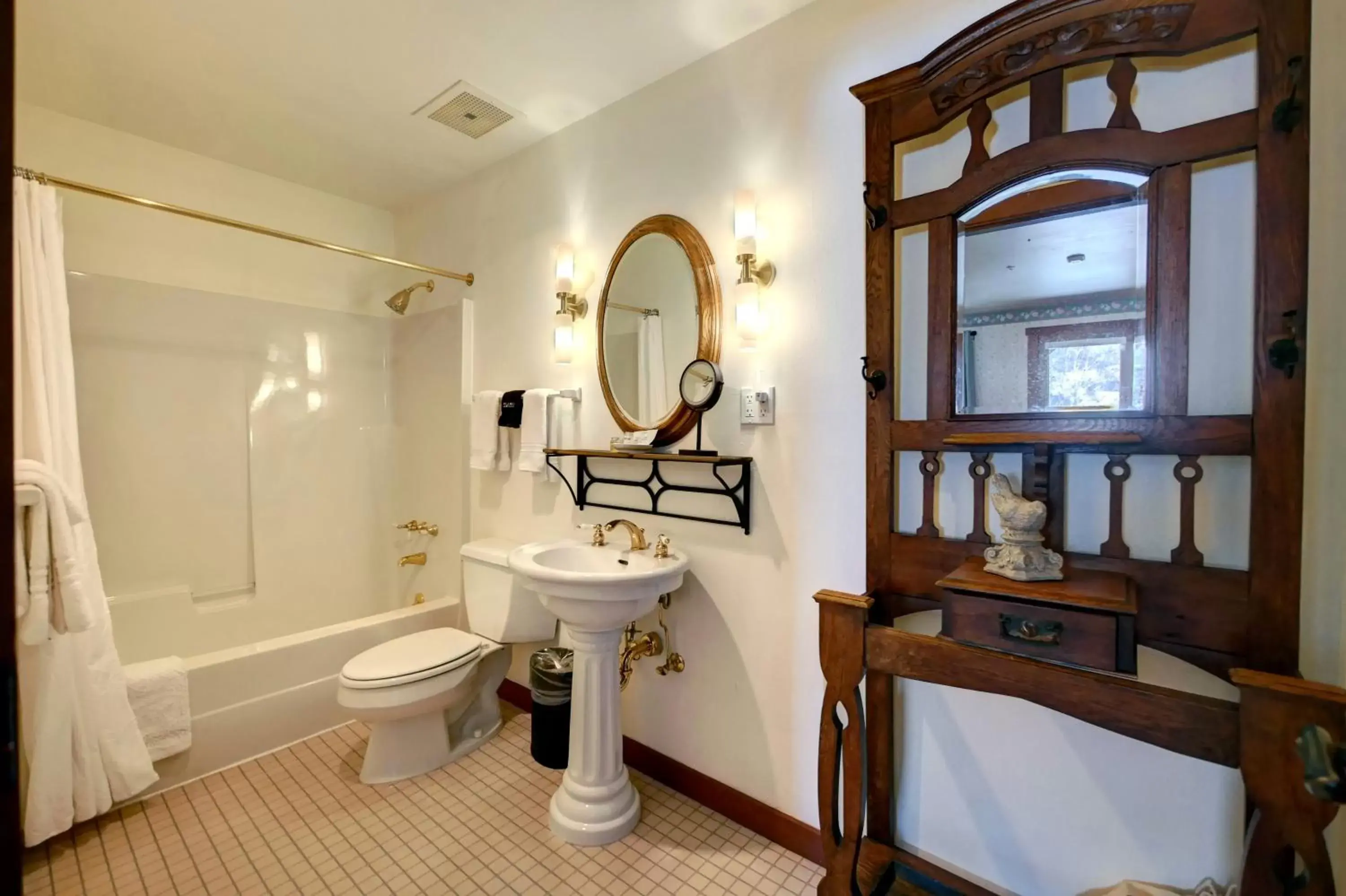 Toilet, Bathroom in Casia Lodge and Ranch