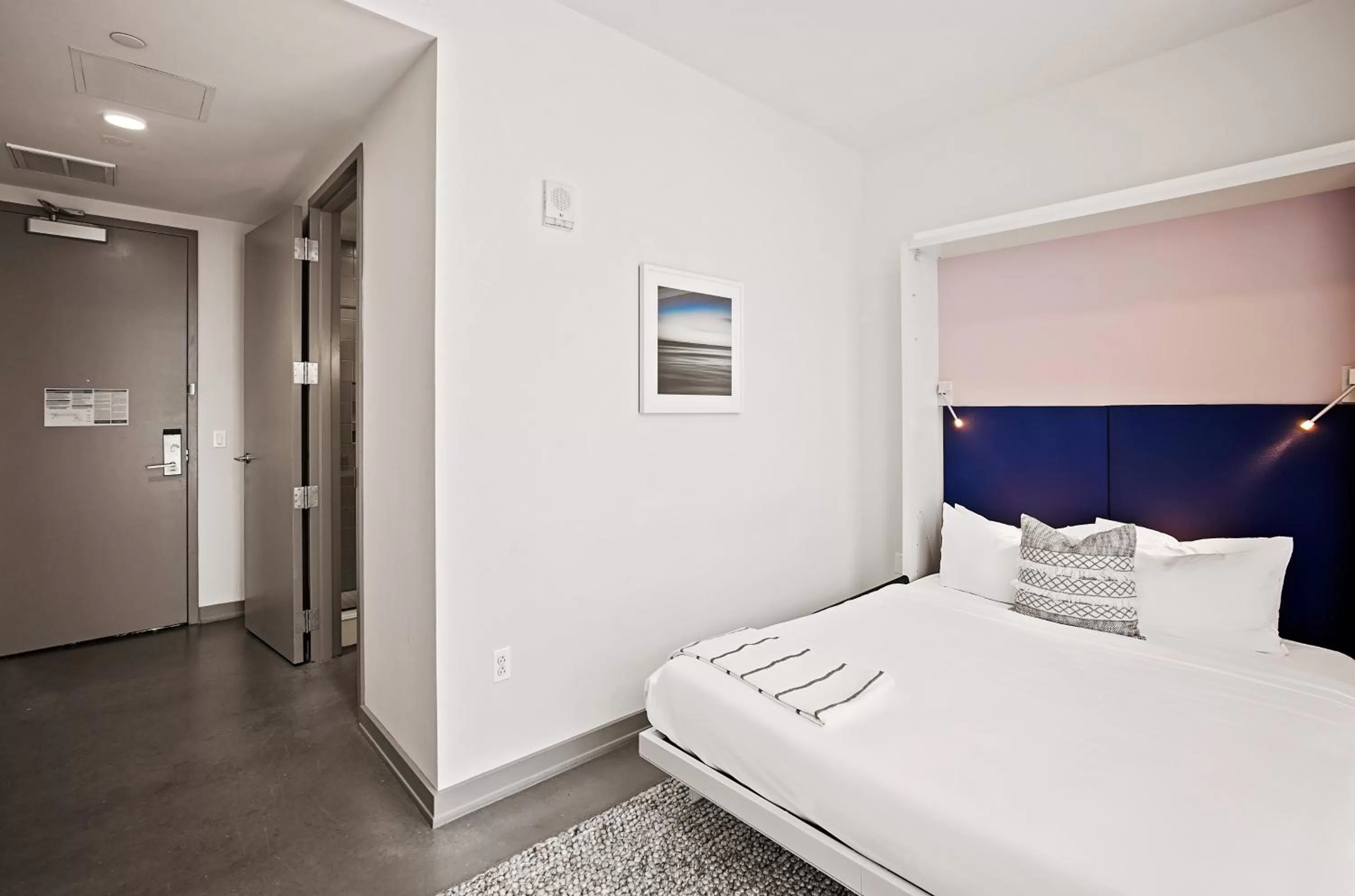 Bed in Placemakr Wedgewood-Houston - South Nashville