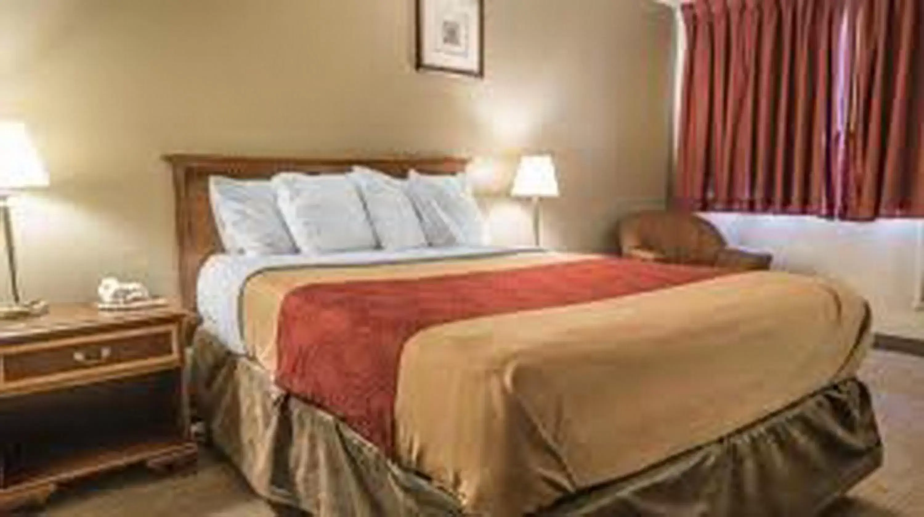 Bedroom, Bed in Red Lion Inn & Suites Yakima