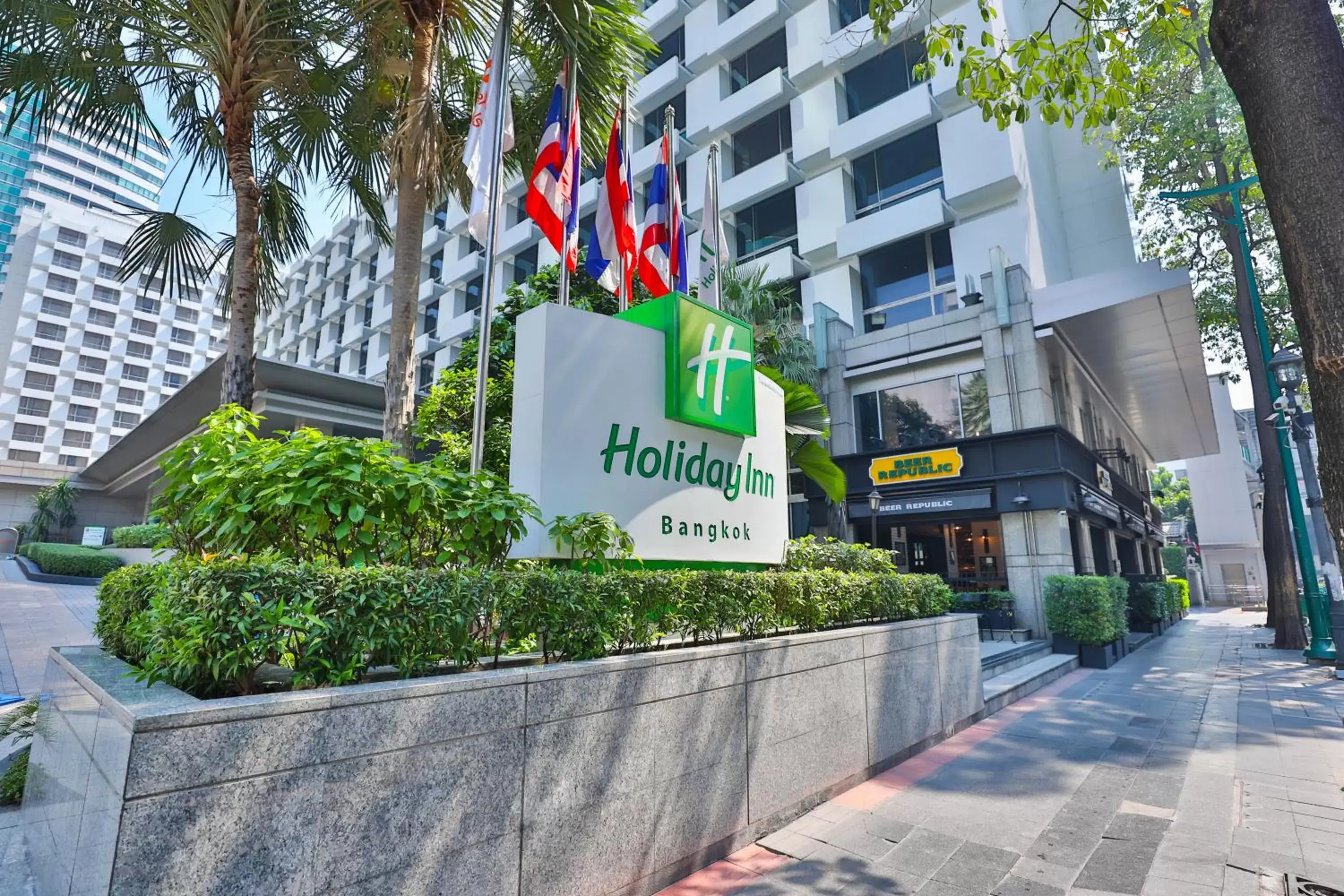 Property building in Holiday Inn Bangkok, an IHG Hotel