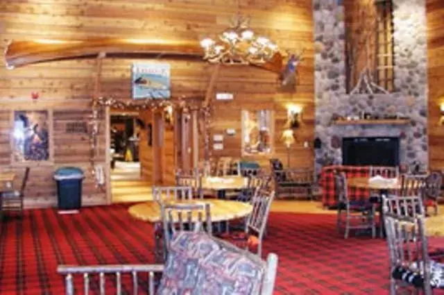 Restaurant/Places to Eat in The Lodge at Crooked Lake