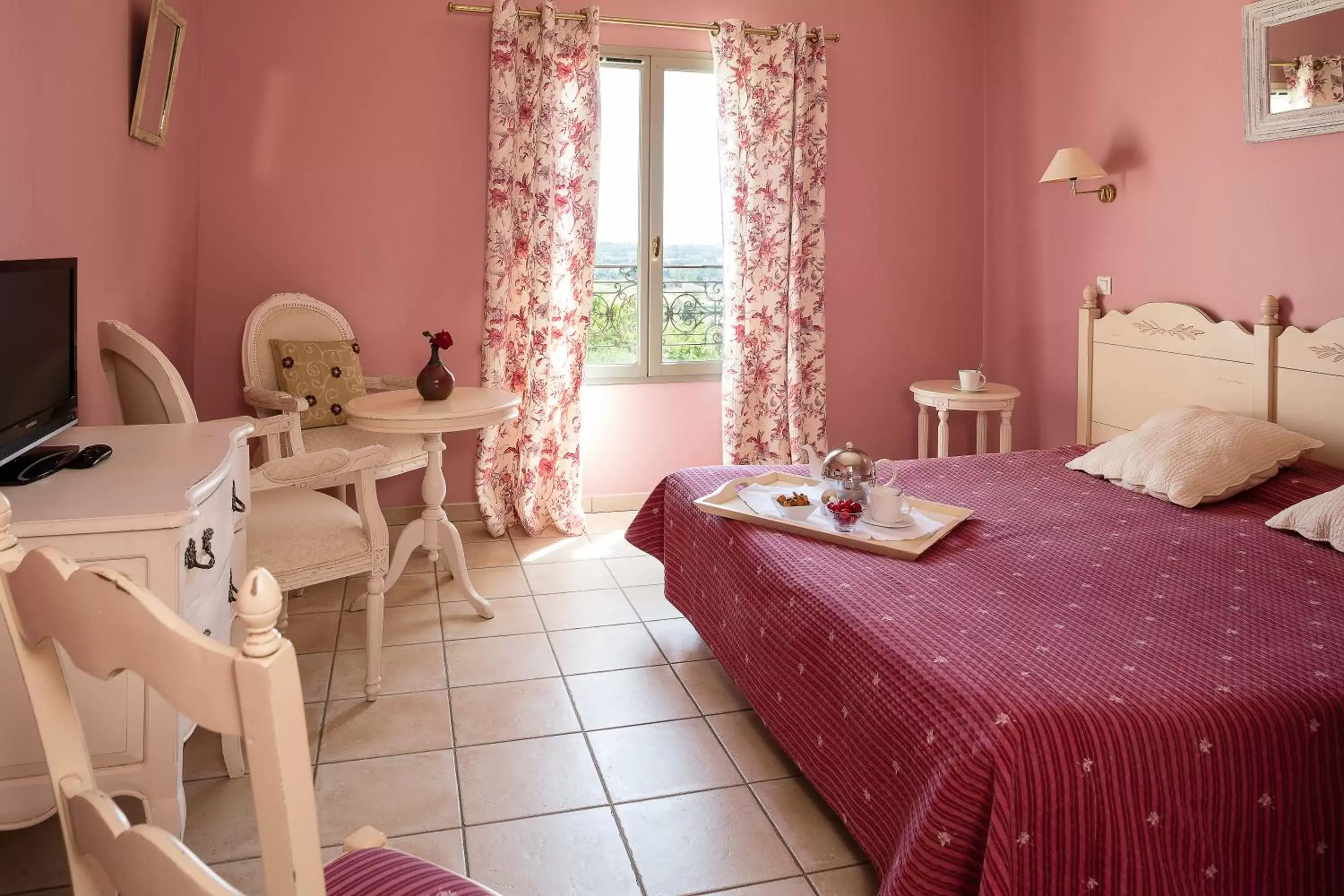 Bedroom in Le Clos De Pradines