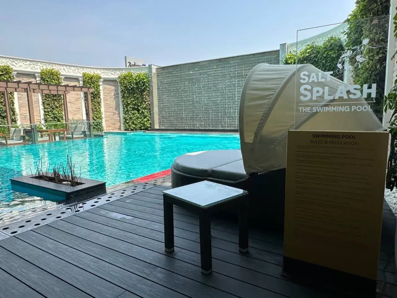 Swimming pool in Radisson Blu Hotel & Suites GRT Chennai Swimming pool in Radisson Blu Hotel & Suites GRT Chennai