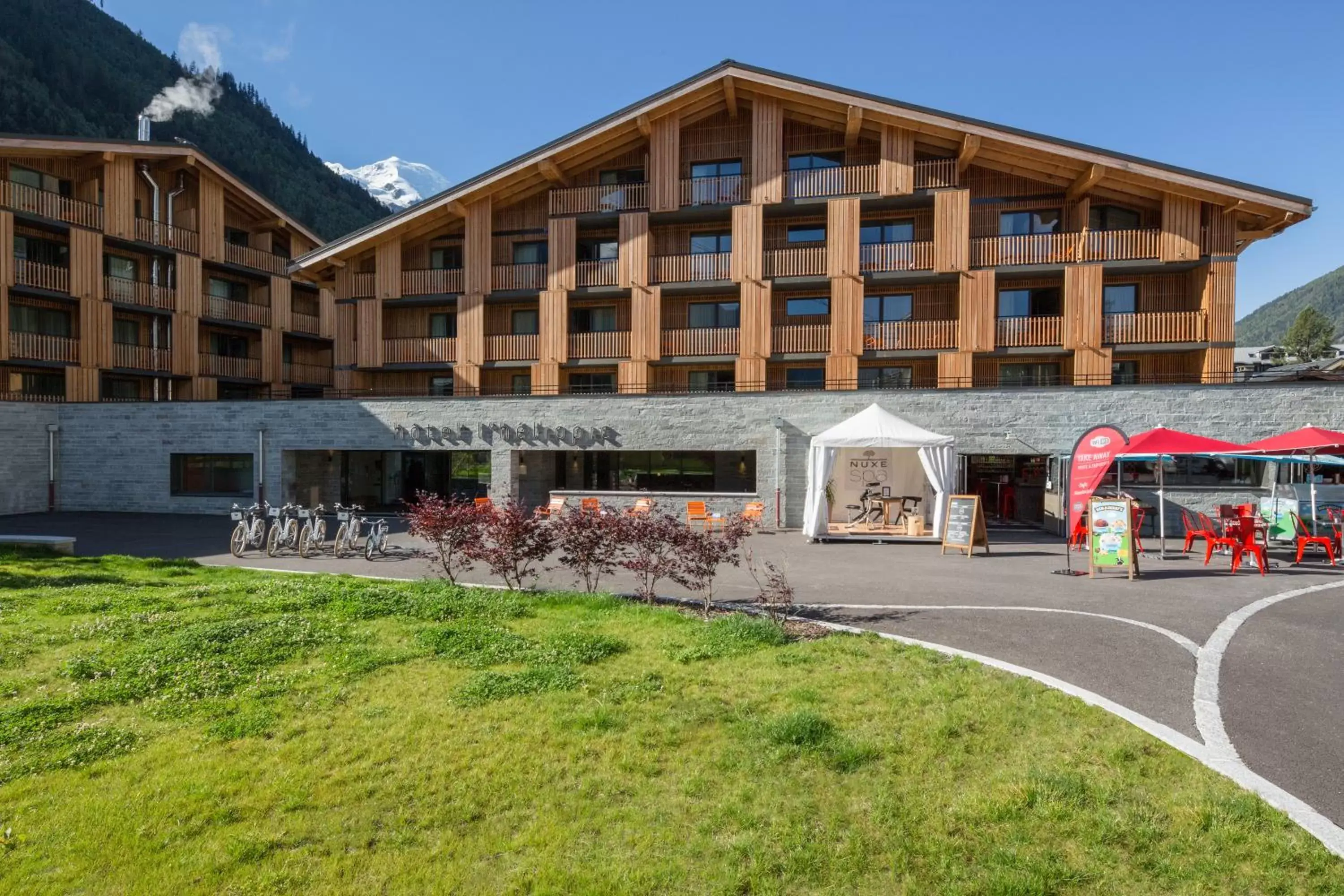 Facade/entrance, Property Building in Heliopic Hotel & Spa