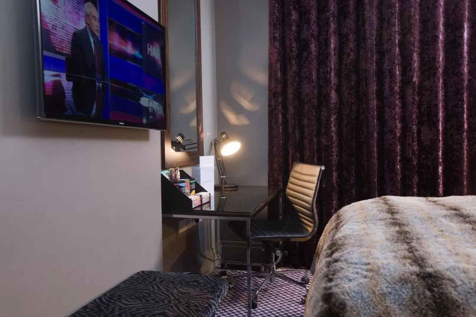 Bedroom, TV/Entertainment Center in Malmaison Dundee