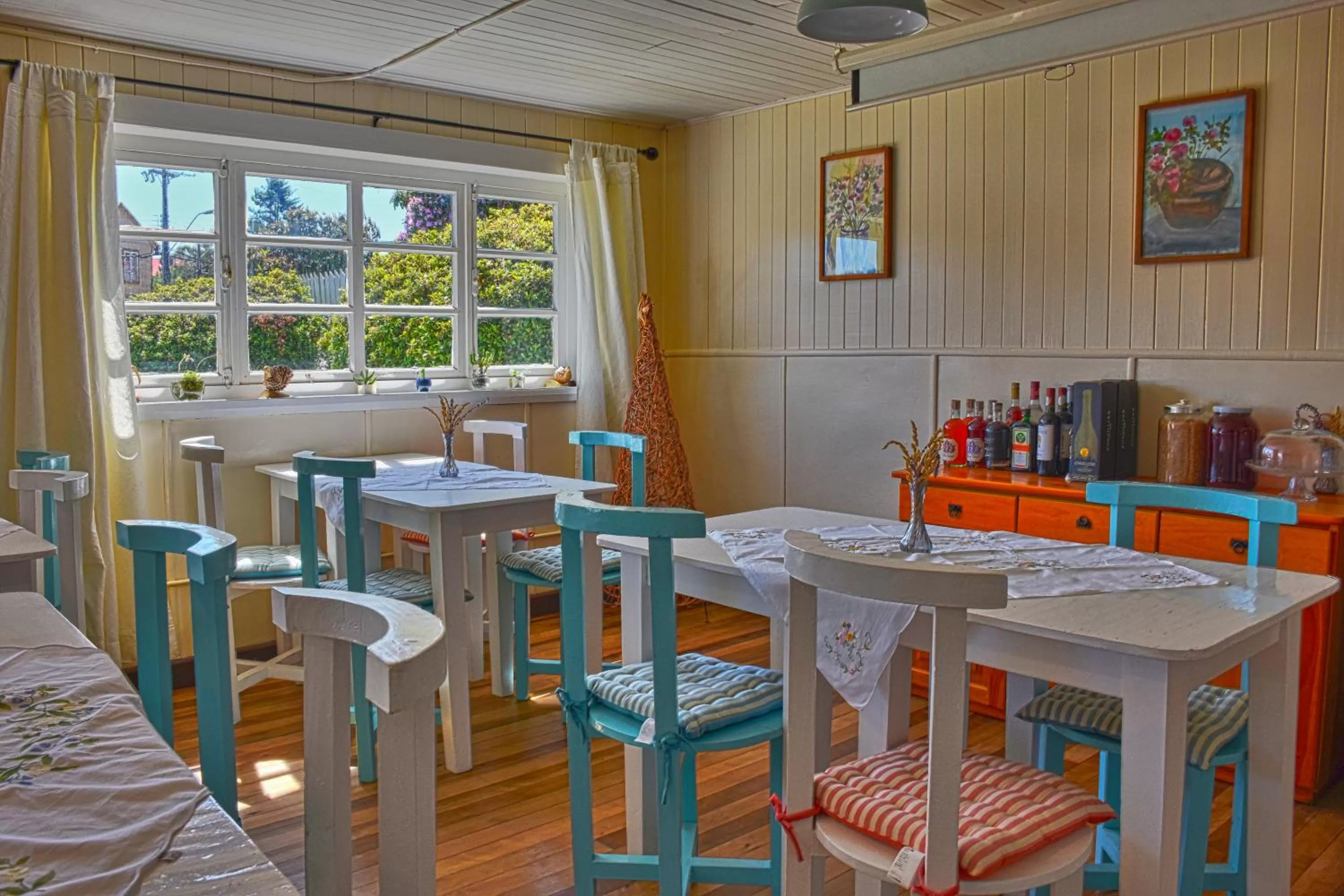 Restaurant/places to eat in Hostal Triwe