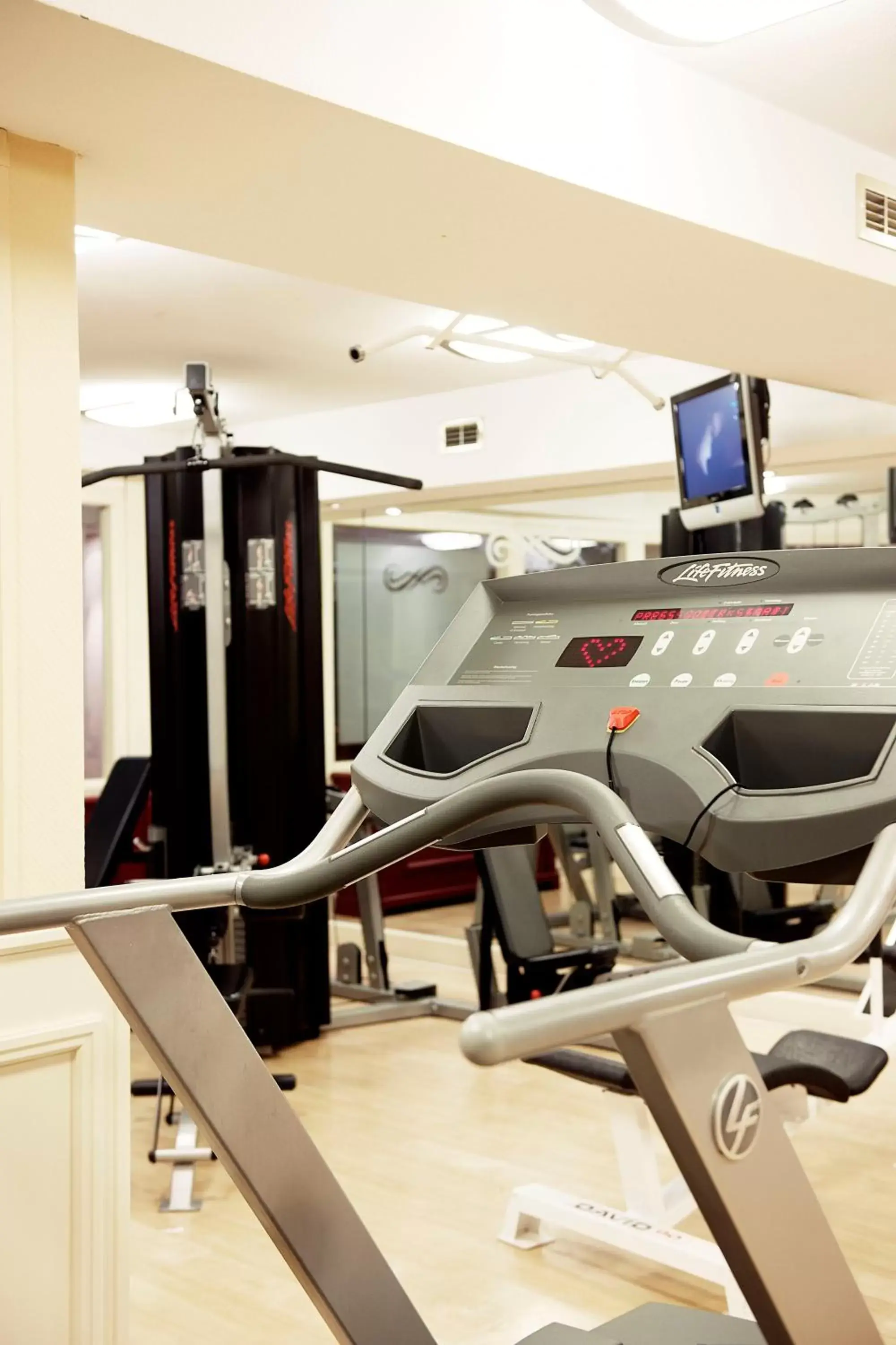 Fitness centre/facilities, Fitness Center/Facilities in Carlton President
