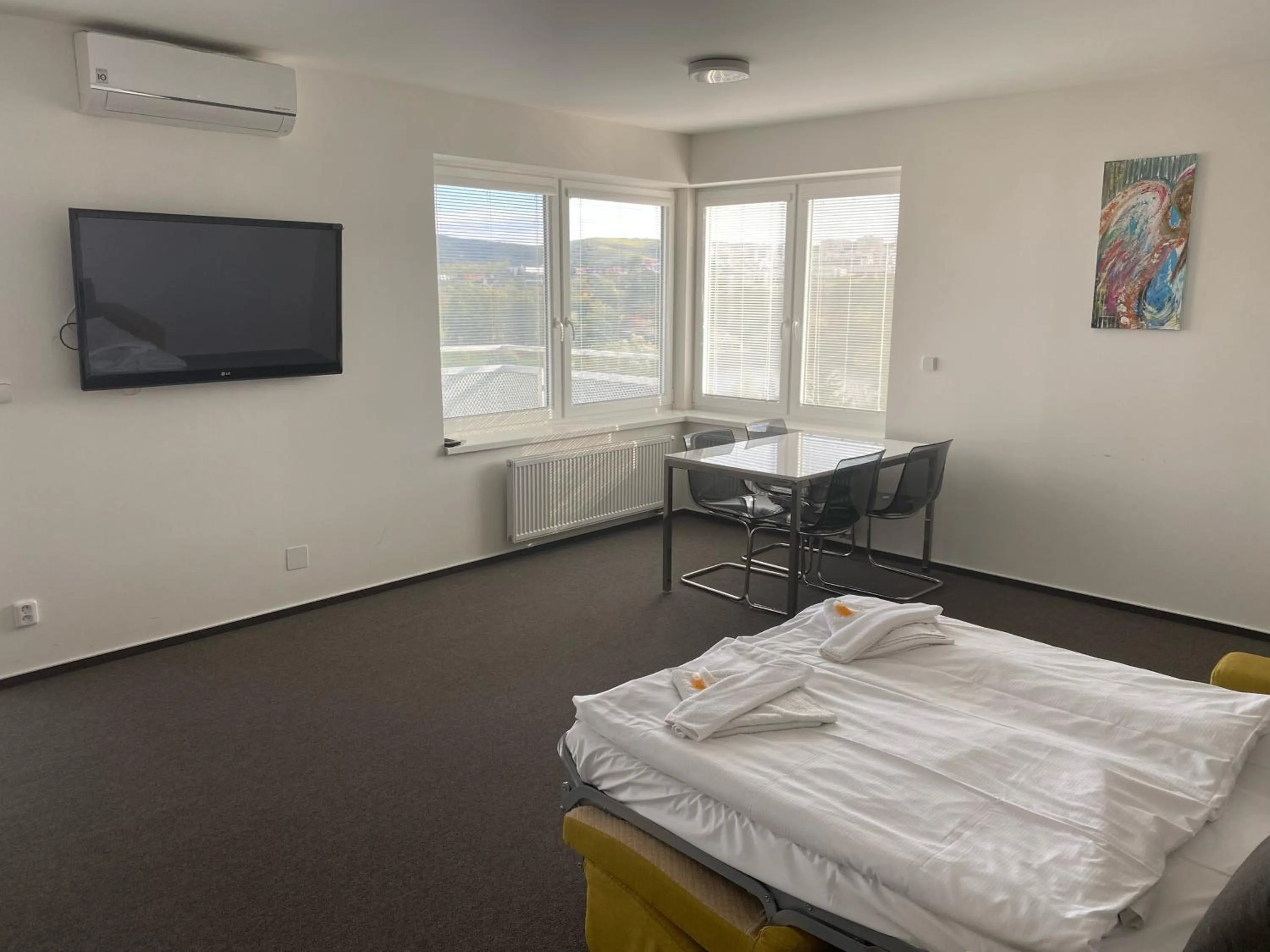 Living room, Bed in Hotel Rakovec