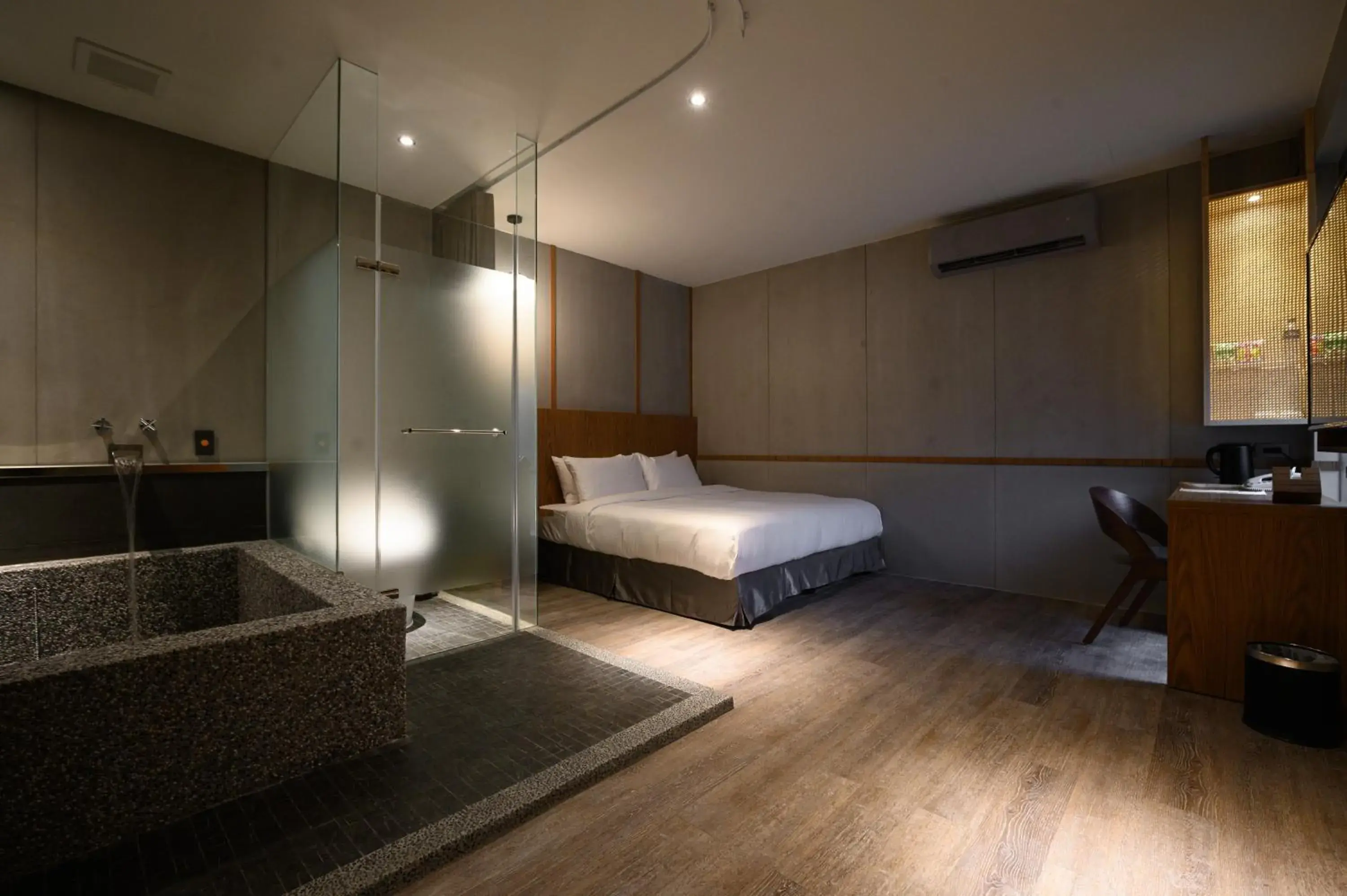 Photo of the whole room, Bed in Yunoyado Onsen Hotspring Hotel Deyang