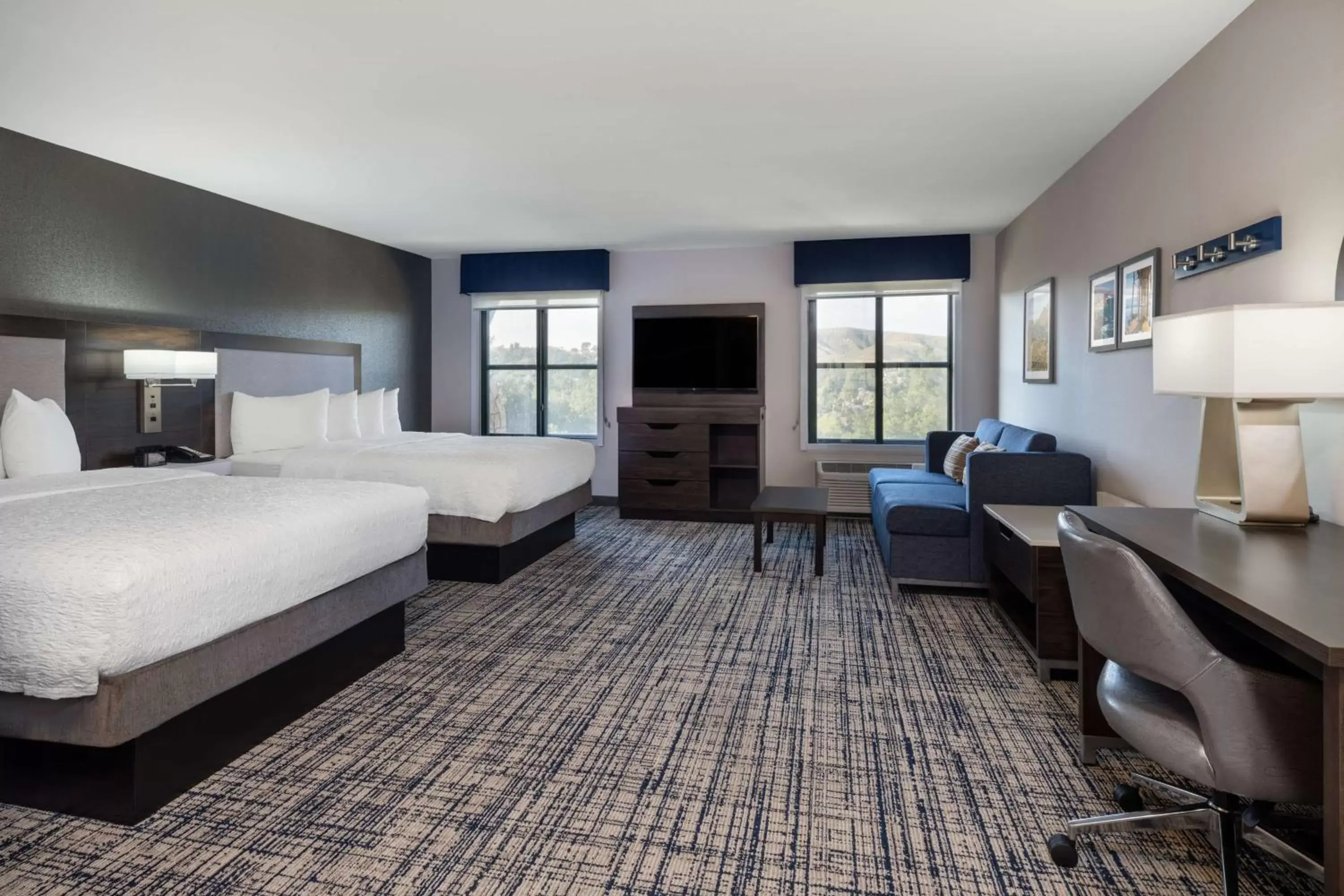 Bedroom in Hampton Inn & Suites Agoura Hills
