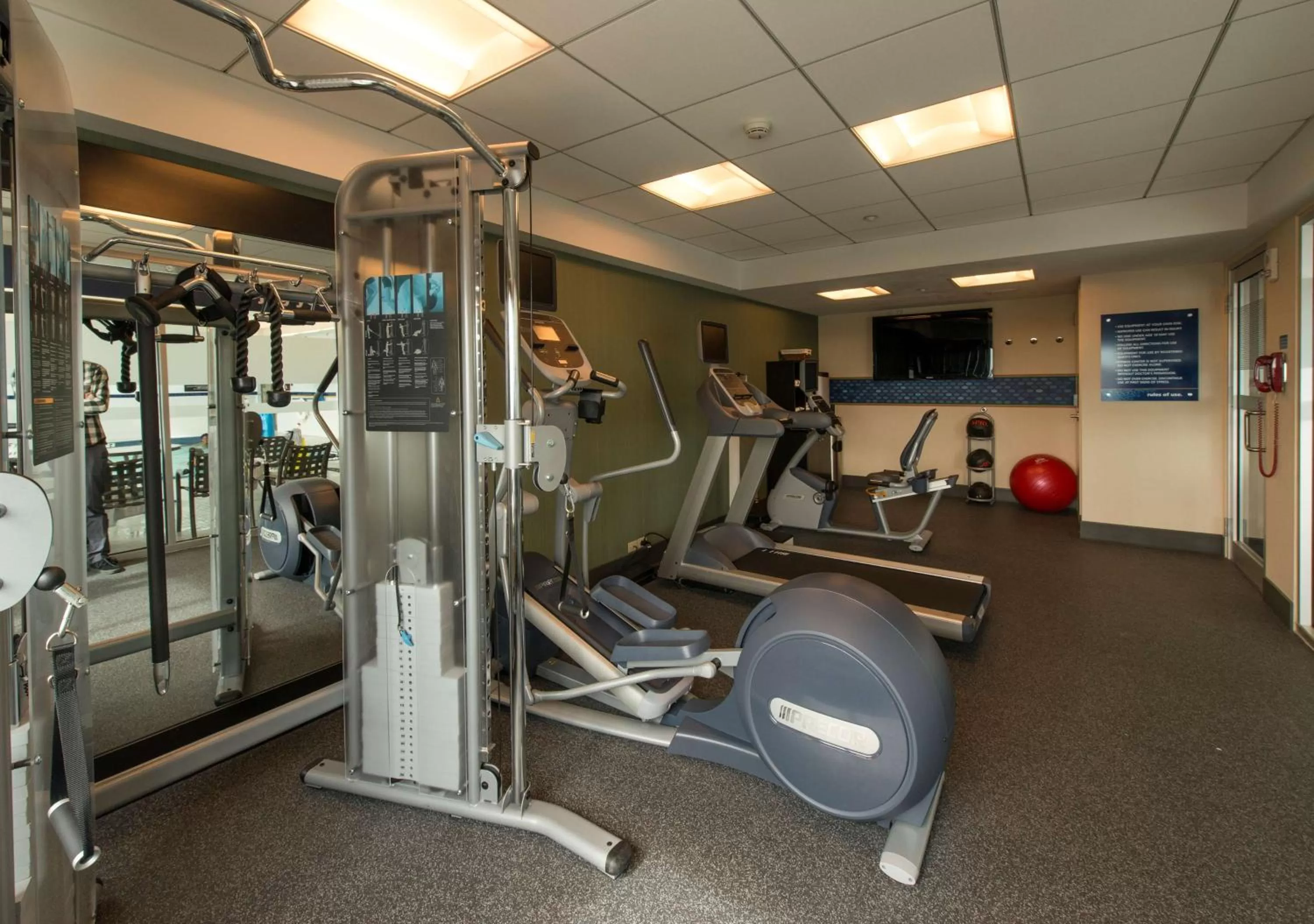Fitness centre/facilities in Hampton Inn & Suites Boston Crosstown Center
