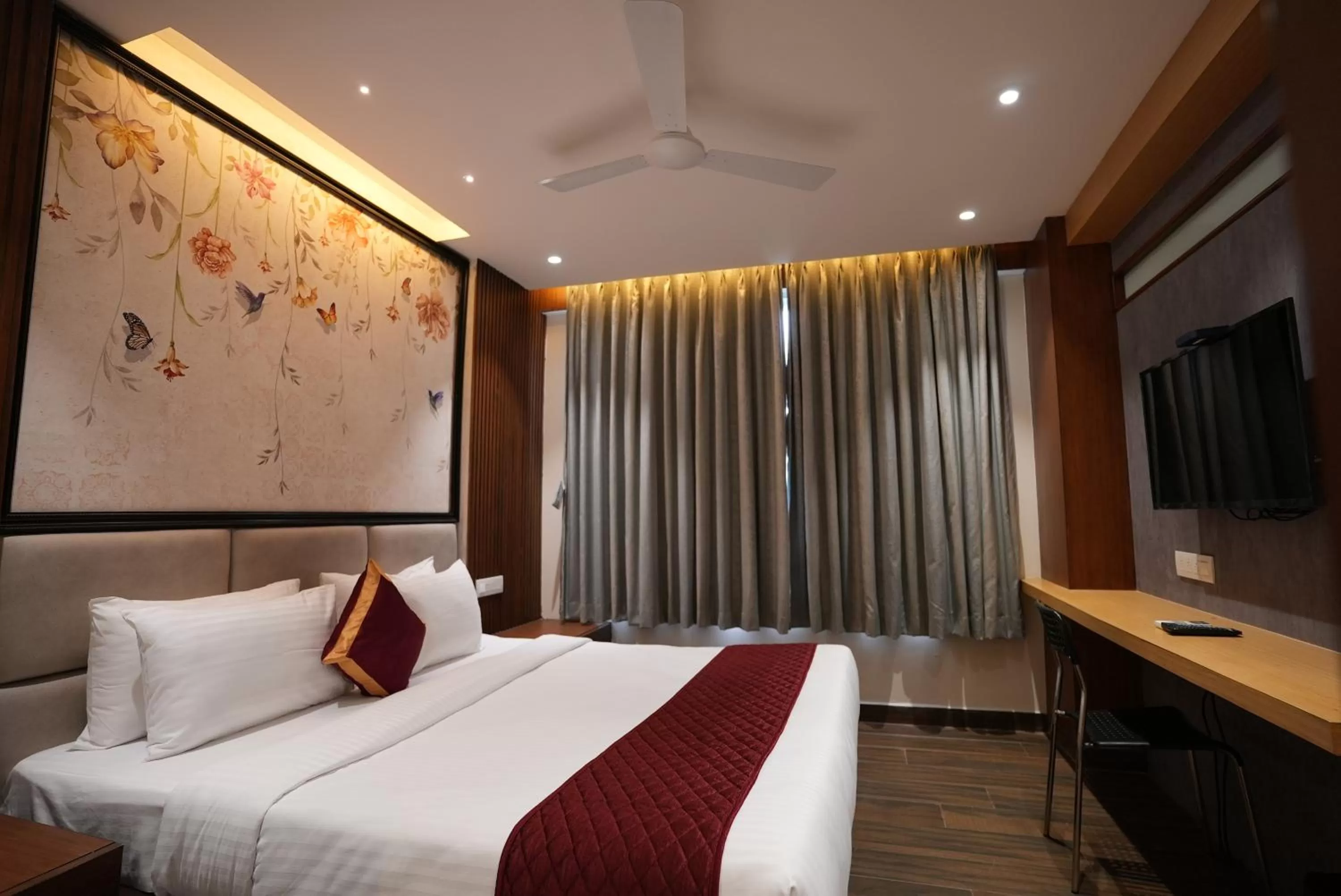 Bed in Eden Park Boutique Hotel