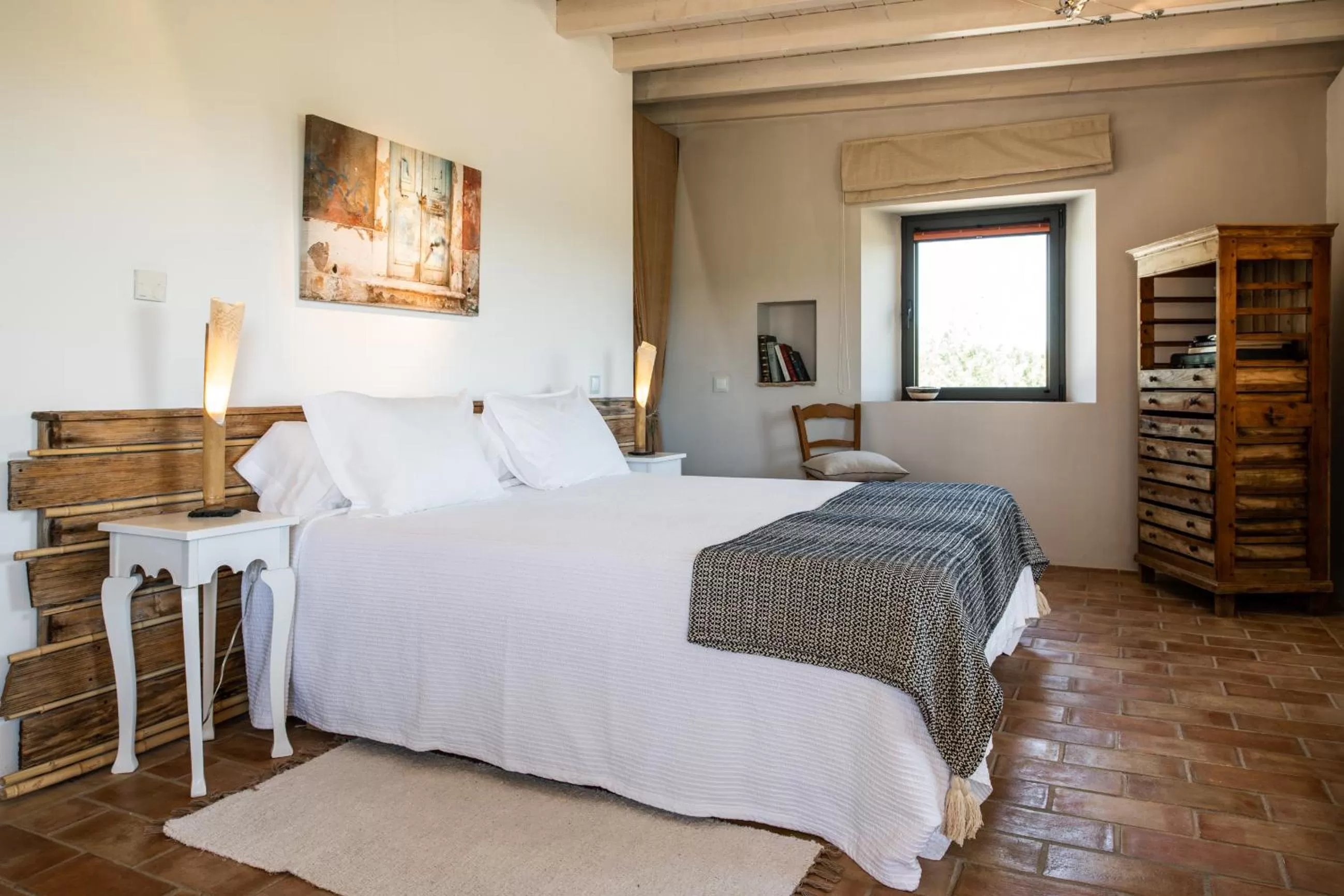 Shower, Bed in Altanure - Casa Terra Ecological Boutique Hotel