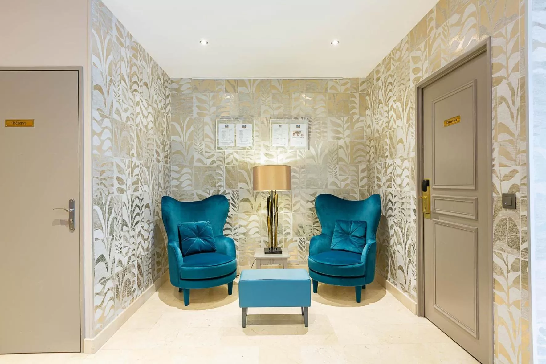 Lobby or reception in Hotel Montbriand Antony - Ancien Alixia