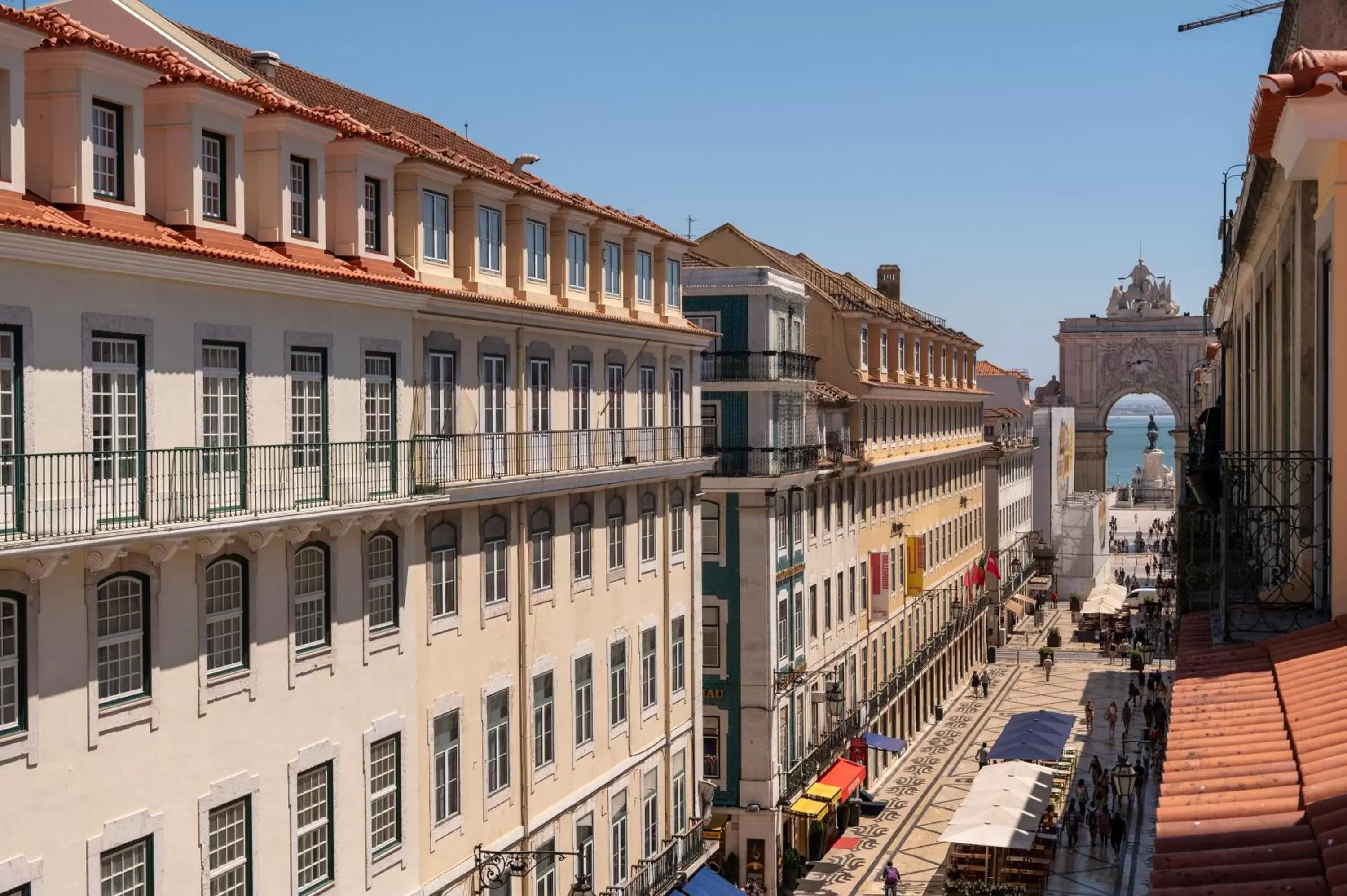 Street view in Ferraria XVI FLH Hotels Lisboa