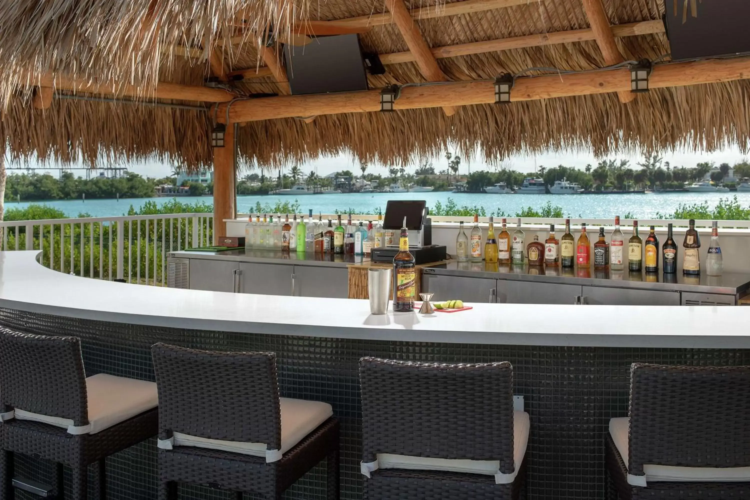 Lounge or bar in Hampton Inn Marathon - Florida Keys Lounge or bar in Hampton Inn Marathon - Florida Keys