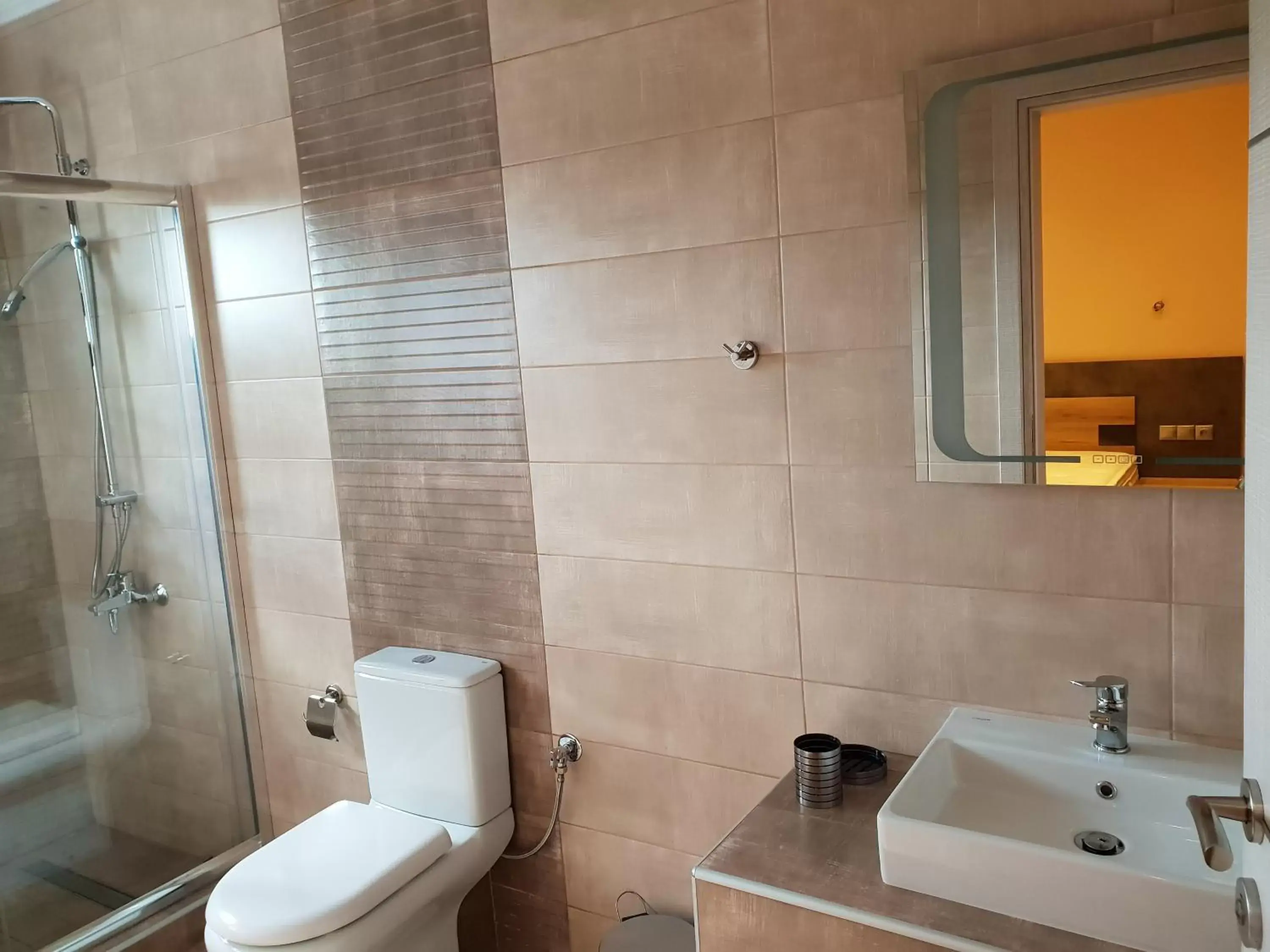 Bathroom in Mondeus Inn Luxury