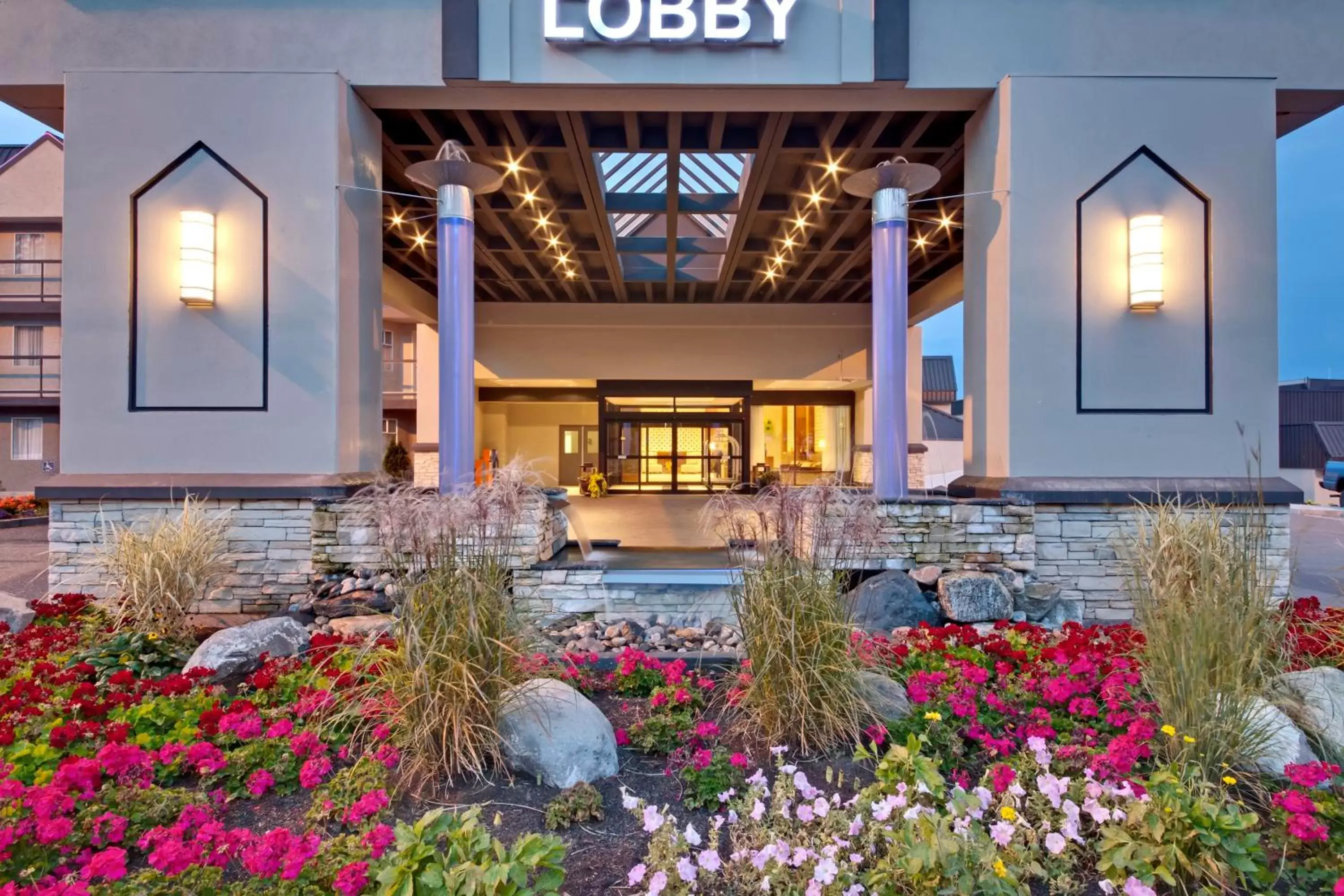 Facade/entrance in Coast Kamloops Hotel & Conference Centre