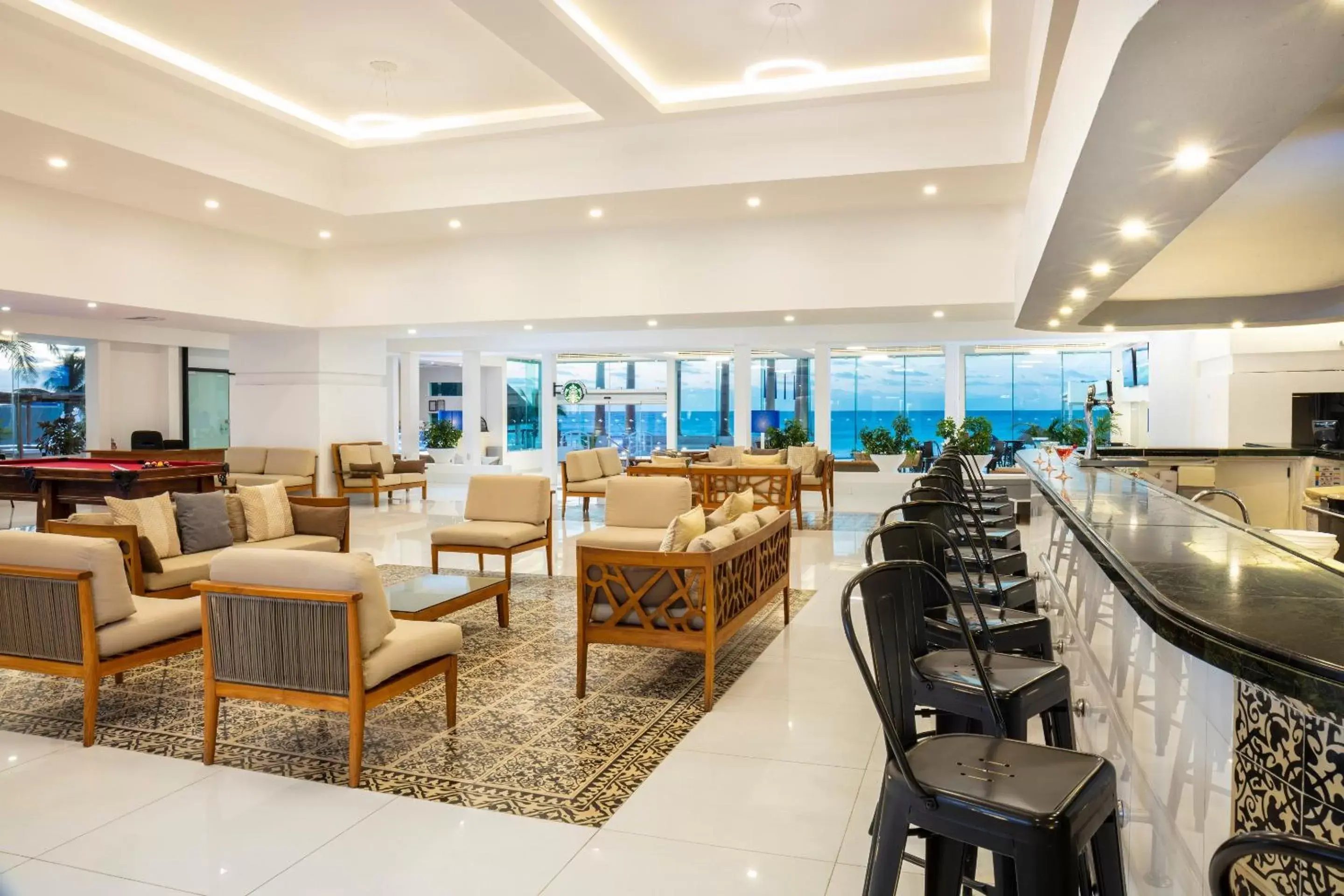 Lobby or reception, Lounge/Bar in Krystal Cancun