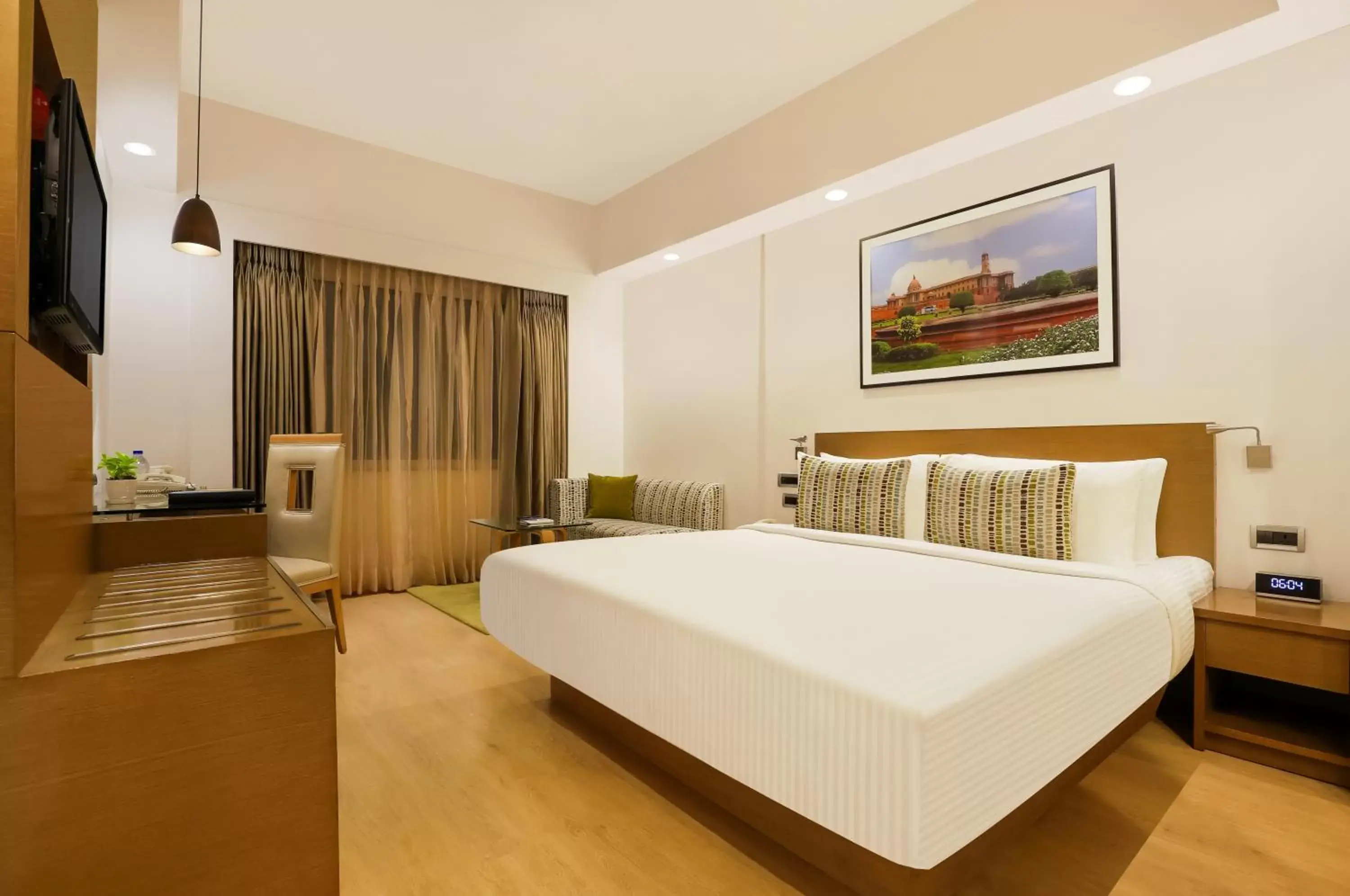 Bedroom, Bed in Lemon Tree Premier, Delhi Airport