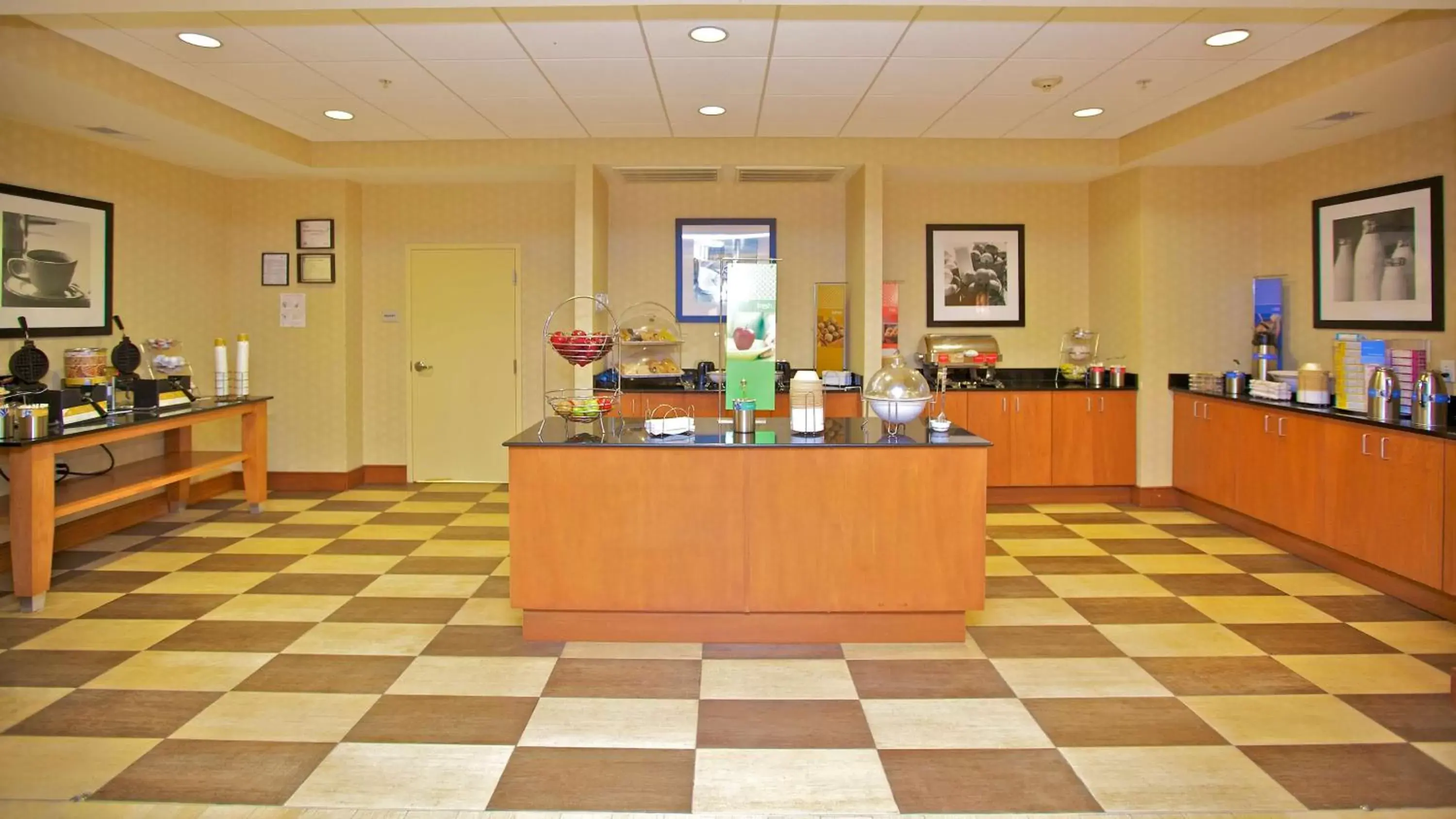 Dining area, Restaurant/Places to Eat in Hampton Inn Ringgold-Ft. Oglethorpe