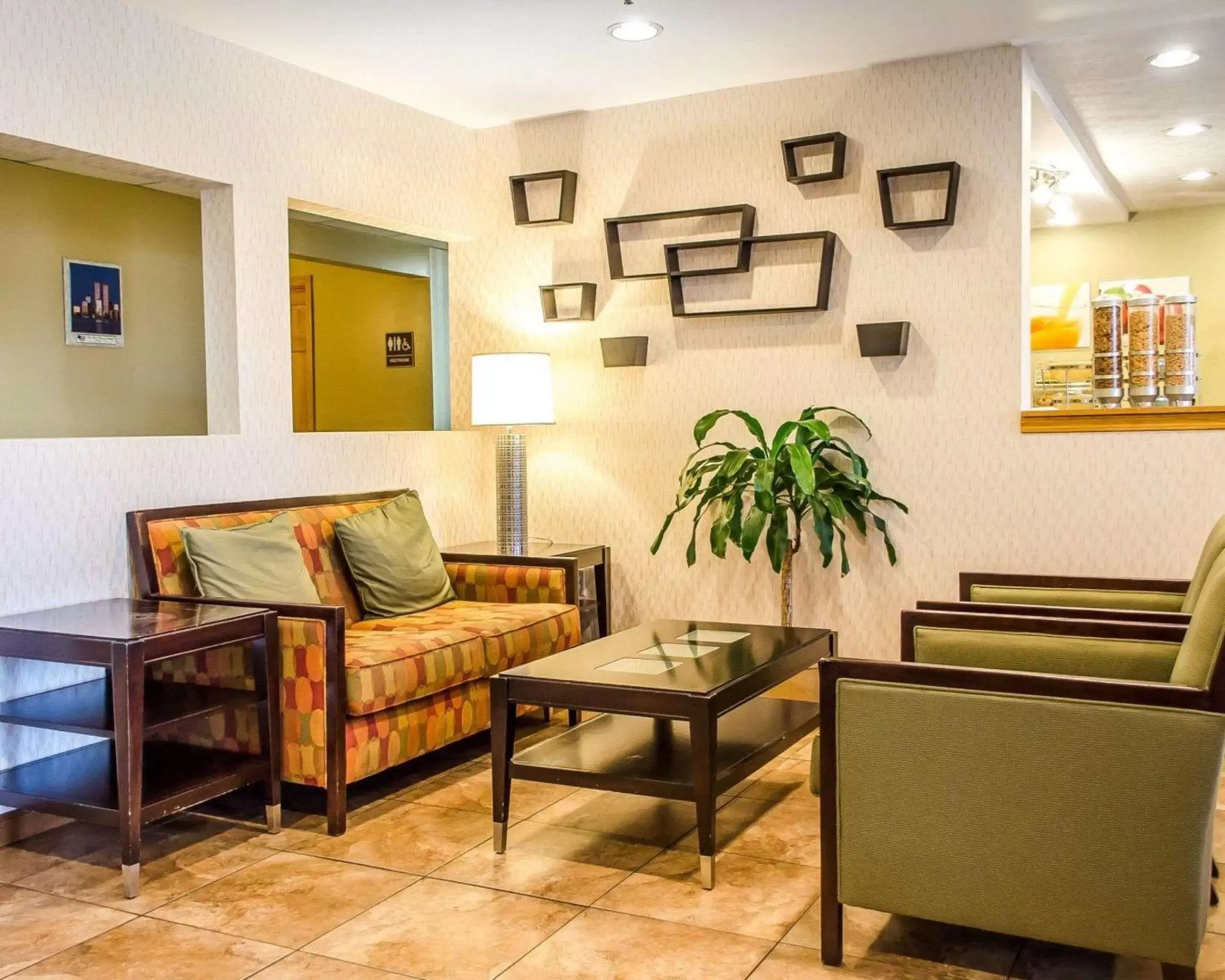 Lobby or reception, Seating Area in Quality Inn Harrisburg - Hershey Area
