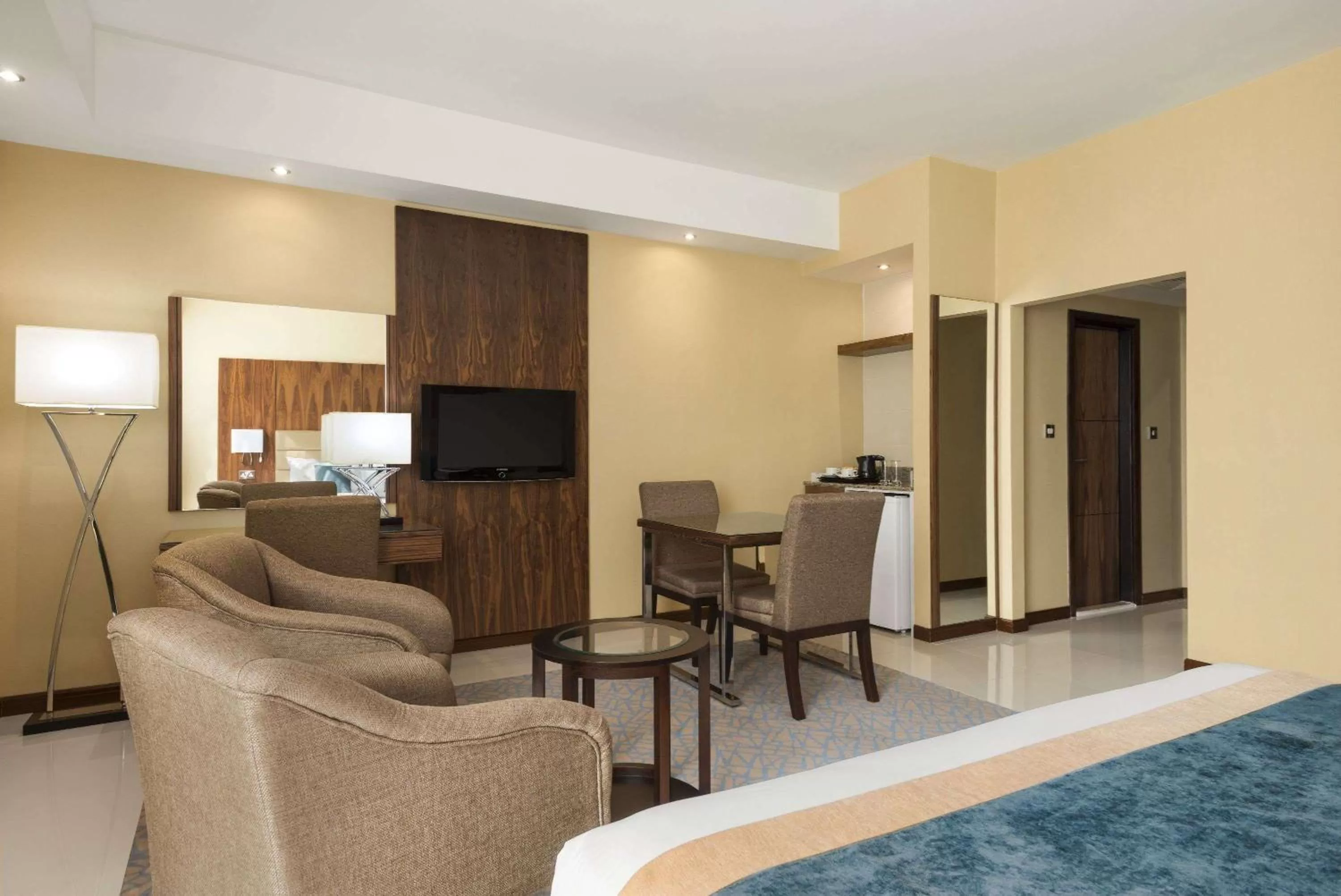 Photo of the whole room in Howard Johnson by Wyndham Abu Dhabi Downtown