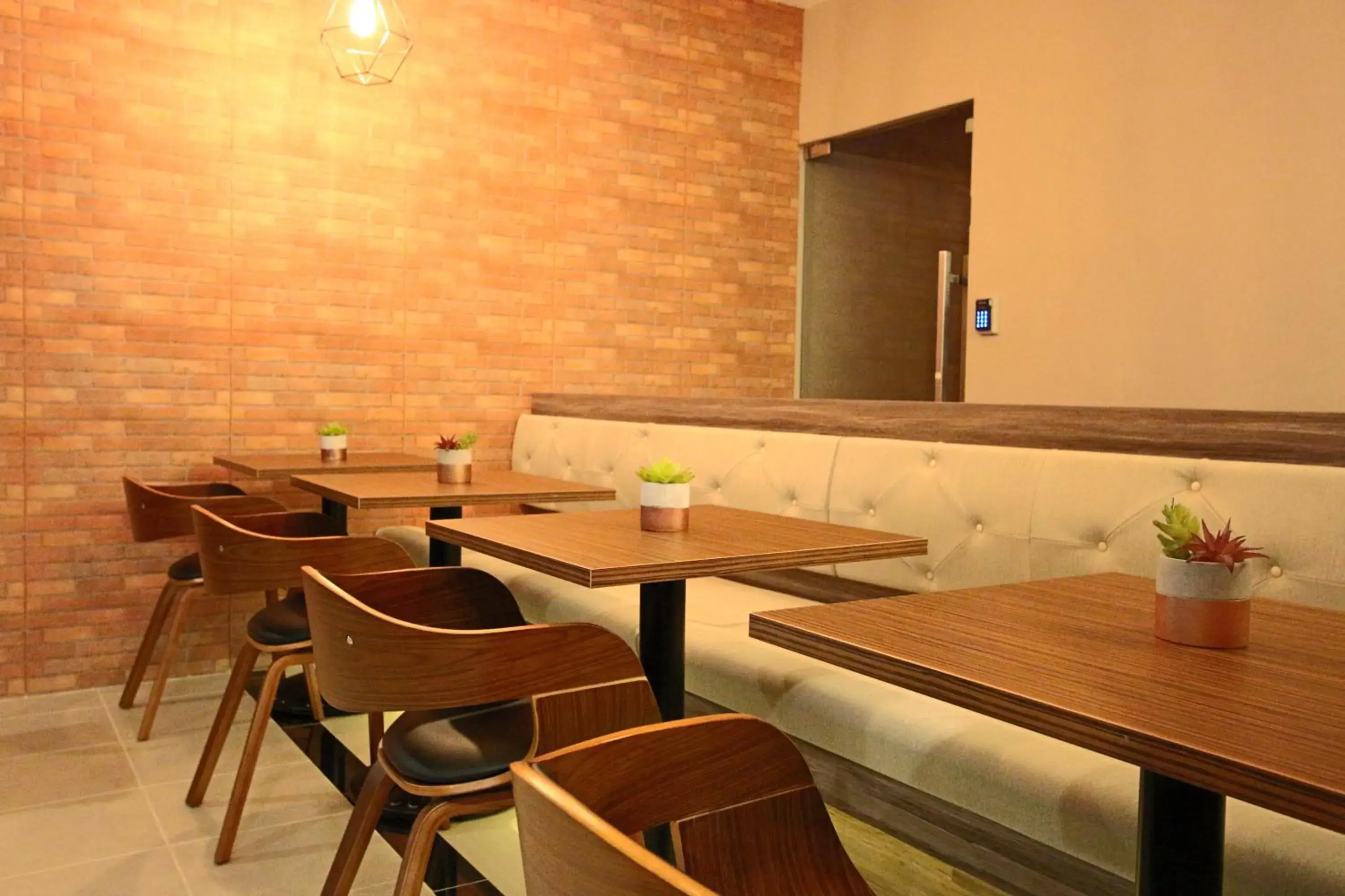 Restaurant/places to eat in Good Nice Hotel Restaurant/places to eat in Good Nice Hotel