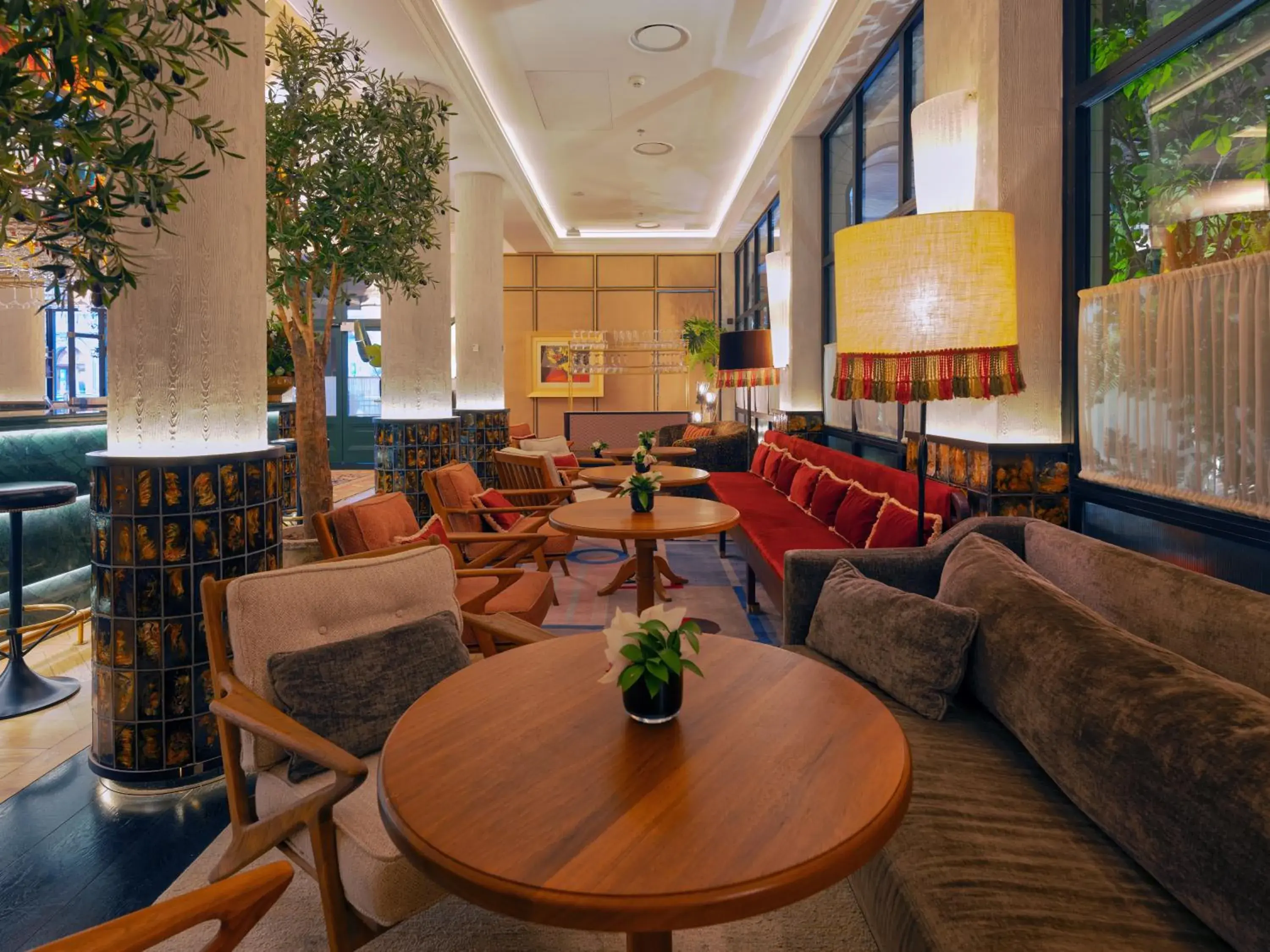 Lounge or bar, Restaurant/Places to Eat in BLESS Hotel Madrid - The Leading Hotels of the World