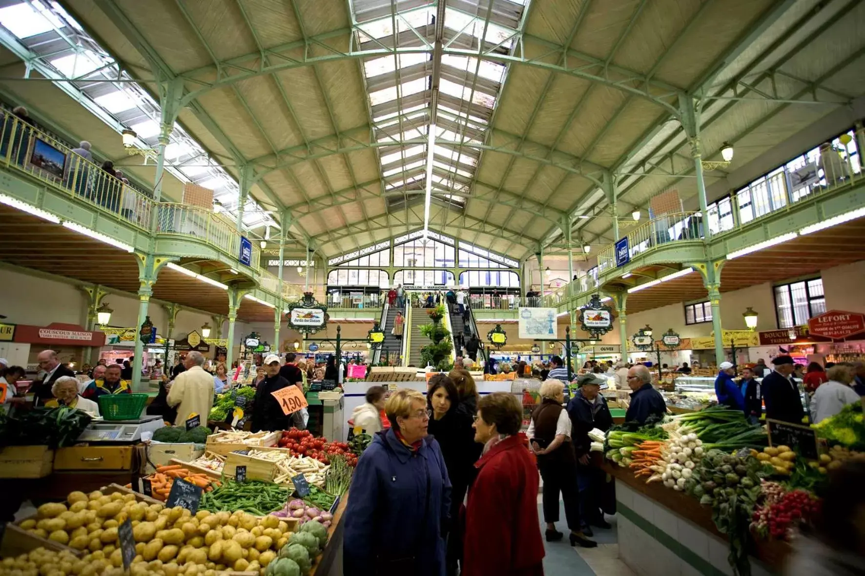 Supermarket/grocery shop in Oasis Les Jardins des Sables d'Olonne