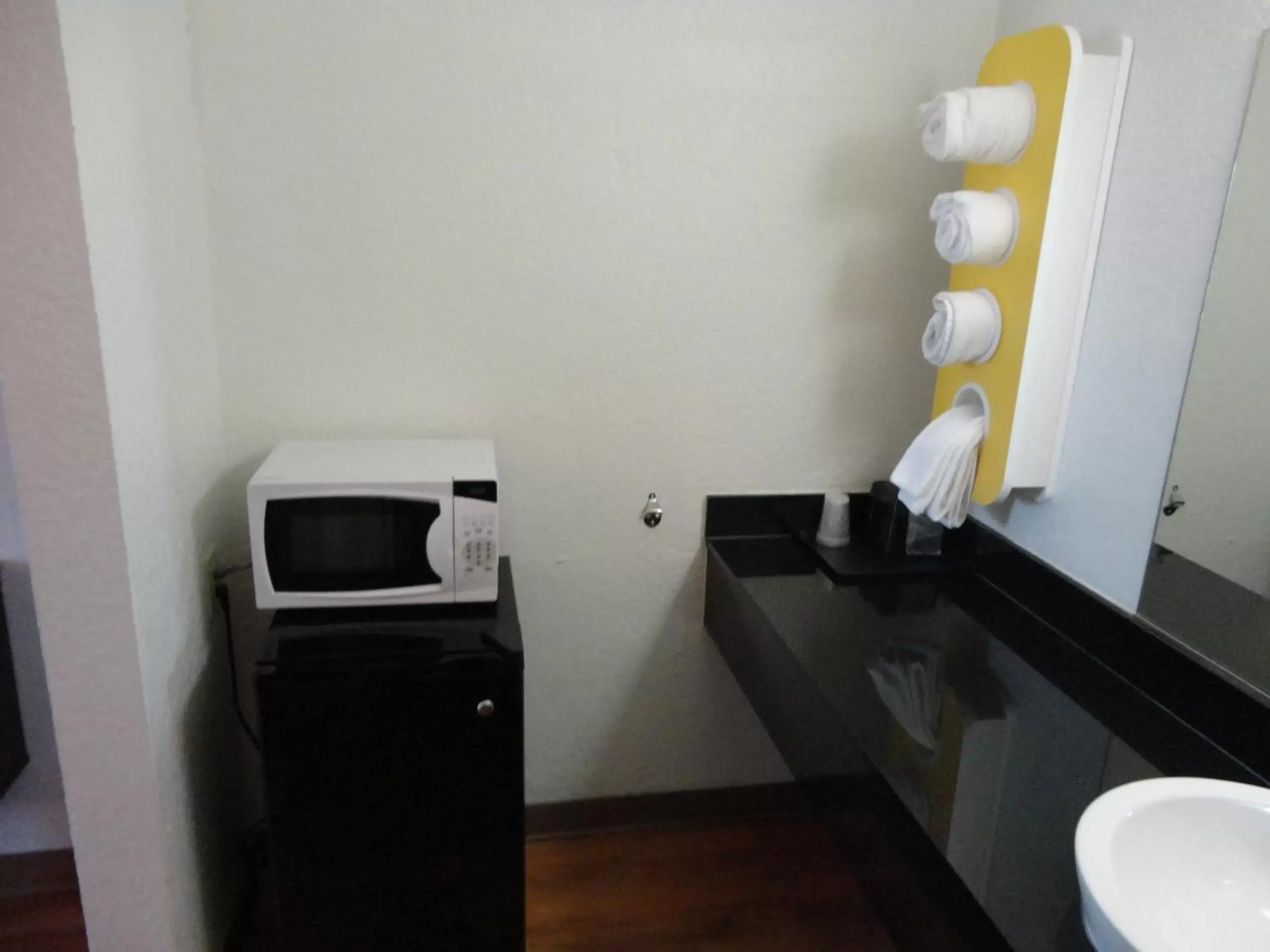 Bathroom in Motel 6-Round Rock, TX